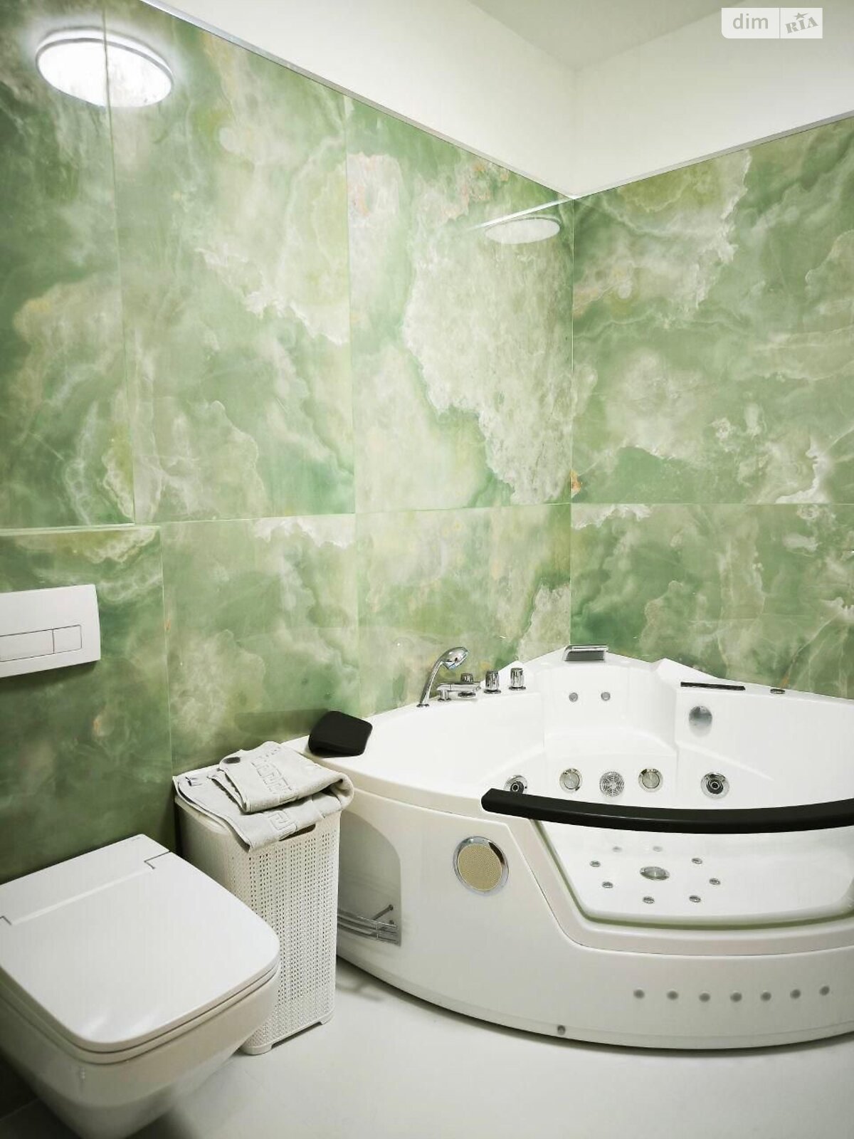 Продаж трикімнатної квартири в Києві, на вул. Бульварно-Кудрявська 21, район Центр фото 1