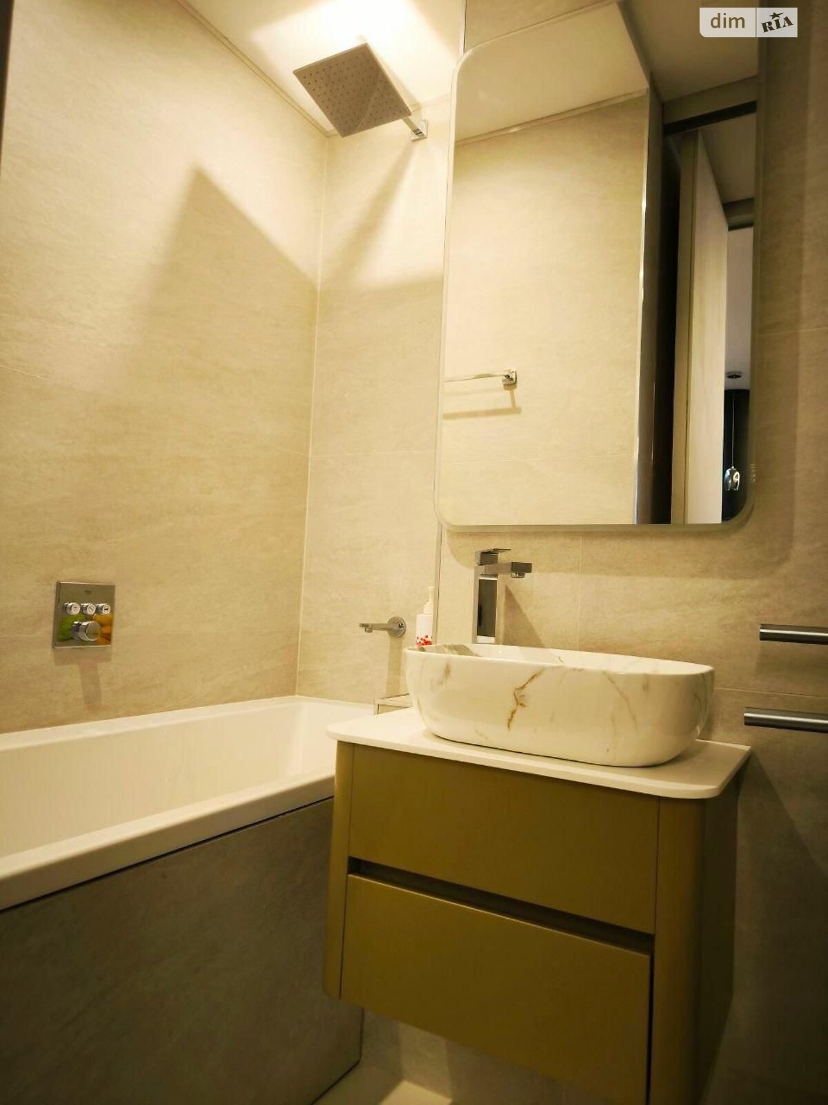 Продаж трикімнатної квартири в Києві, на вул. Бульварно-Кудрявська 21, район Центр фото 1