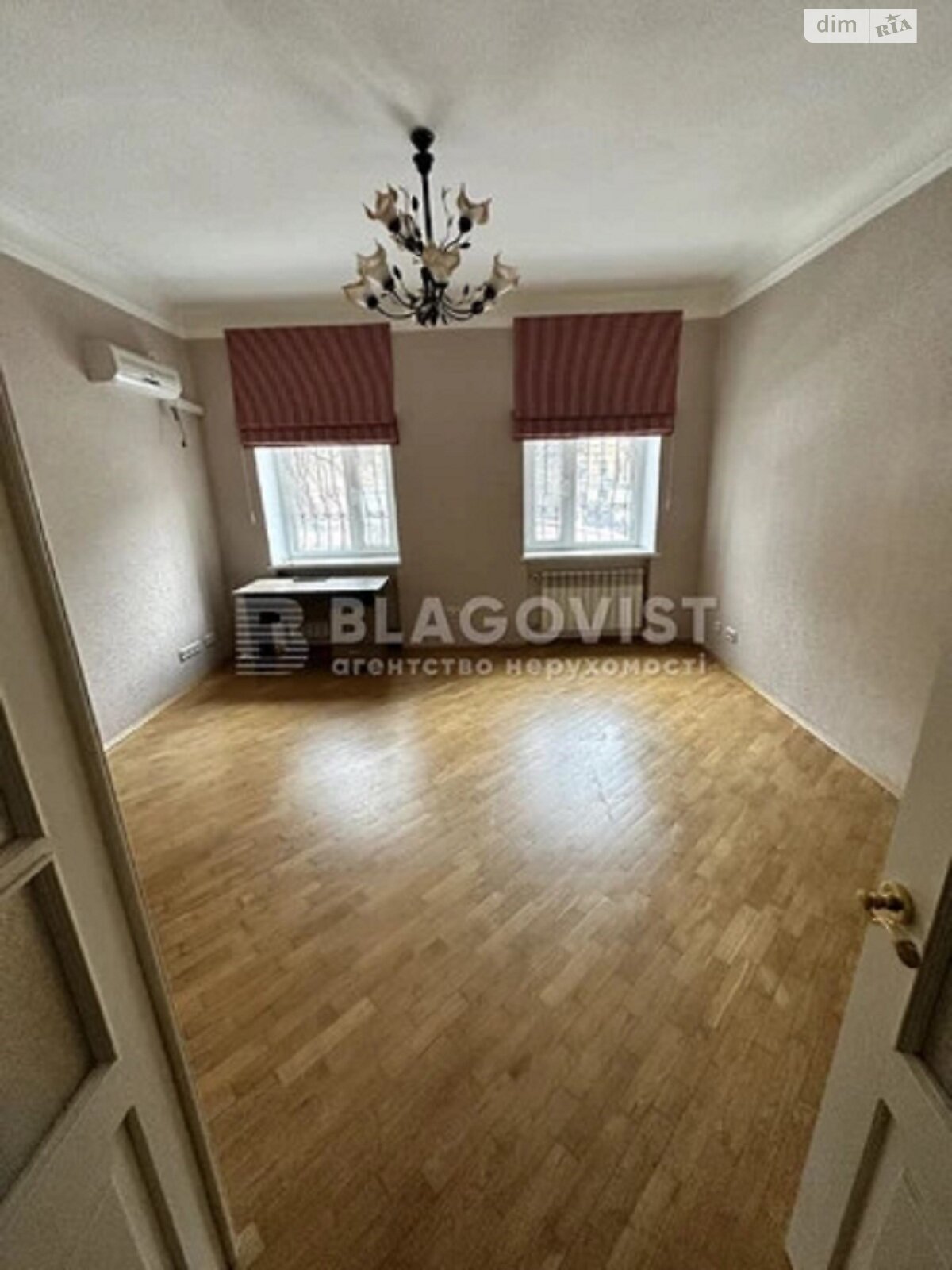Продаж трикімнатної квартири в Києві, на вул. Євгена Чикаленка 2-4/7, район Центр фото 1 Продаж трикімнатної квартири в Києві, на вул. Євгена Чикаленка 2-4/7, район Центр фото 1
