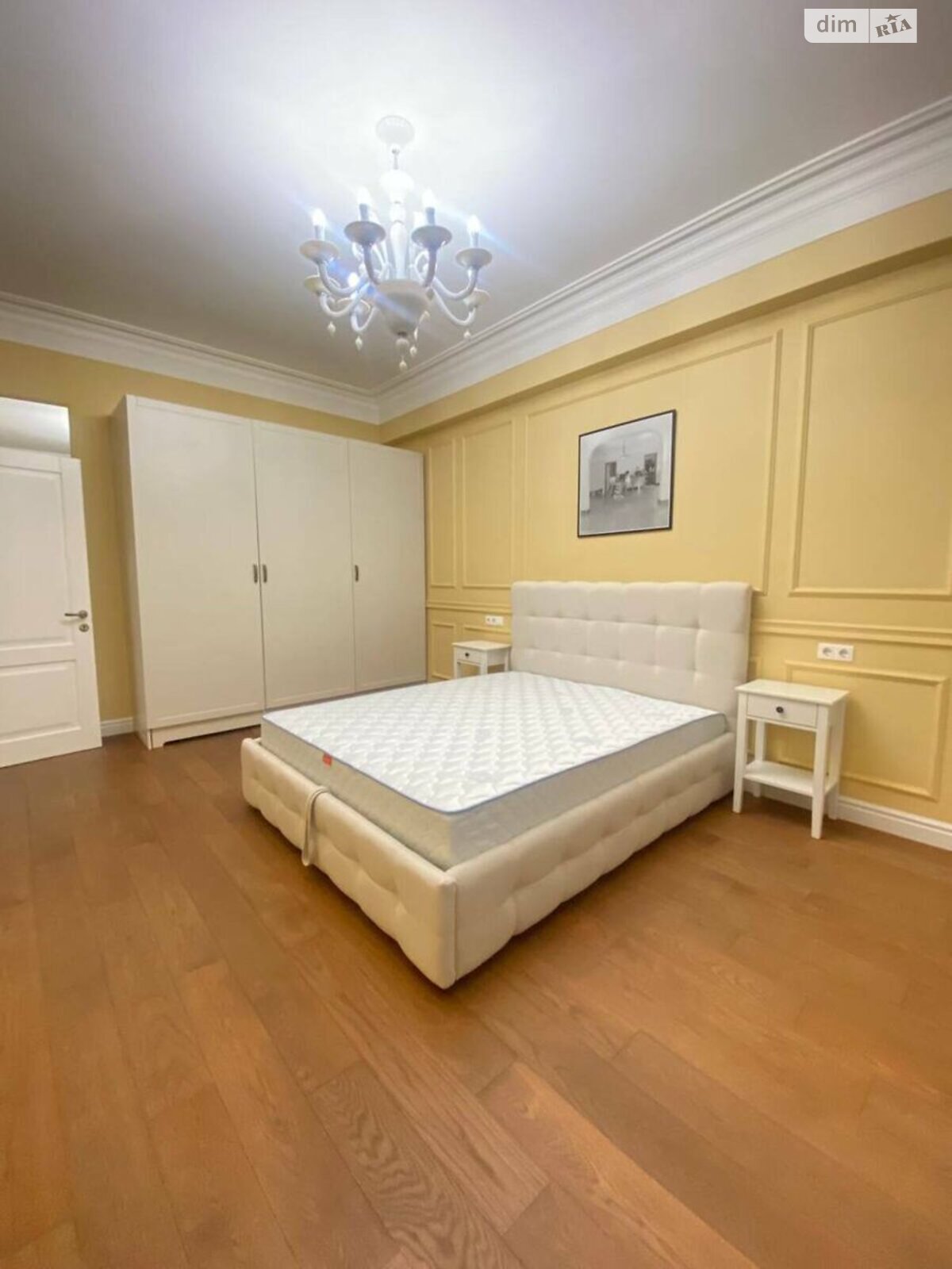 Продаж трикімнатної квартири в Києві, на вул. Євгена Чикаленка 1-3/5, район Центр фото 1 Продаж трикімнатної квартири в Києві, на вул. Євгена Чикаленка 1-3/5, район Центр фото 1