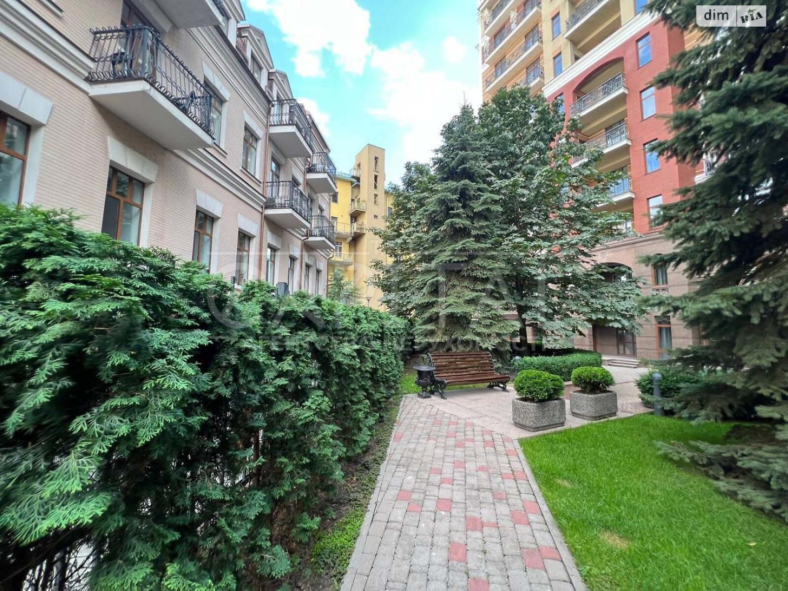 Продажа двухкомнатной квартиры в Киеве, на ул. Ивана Франко 4Б, район Центр фото 1 Продажа двухкомнатной квартиры в Киеве, на ул. Ивана Франко 4Б, район Центр фото 1