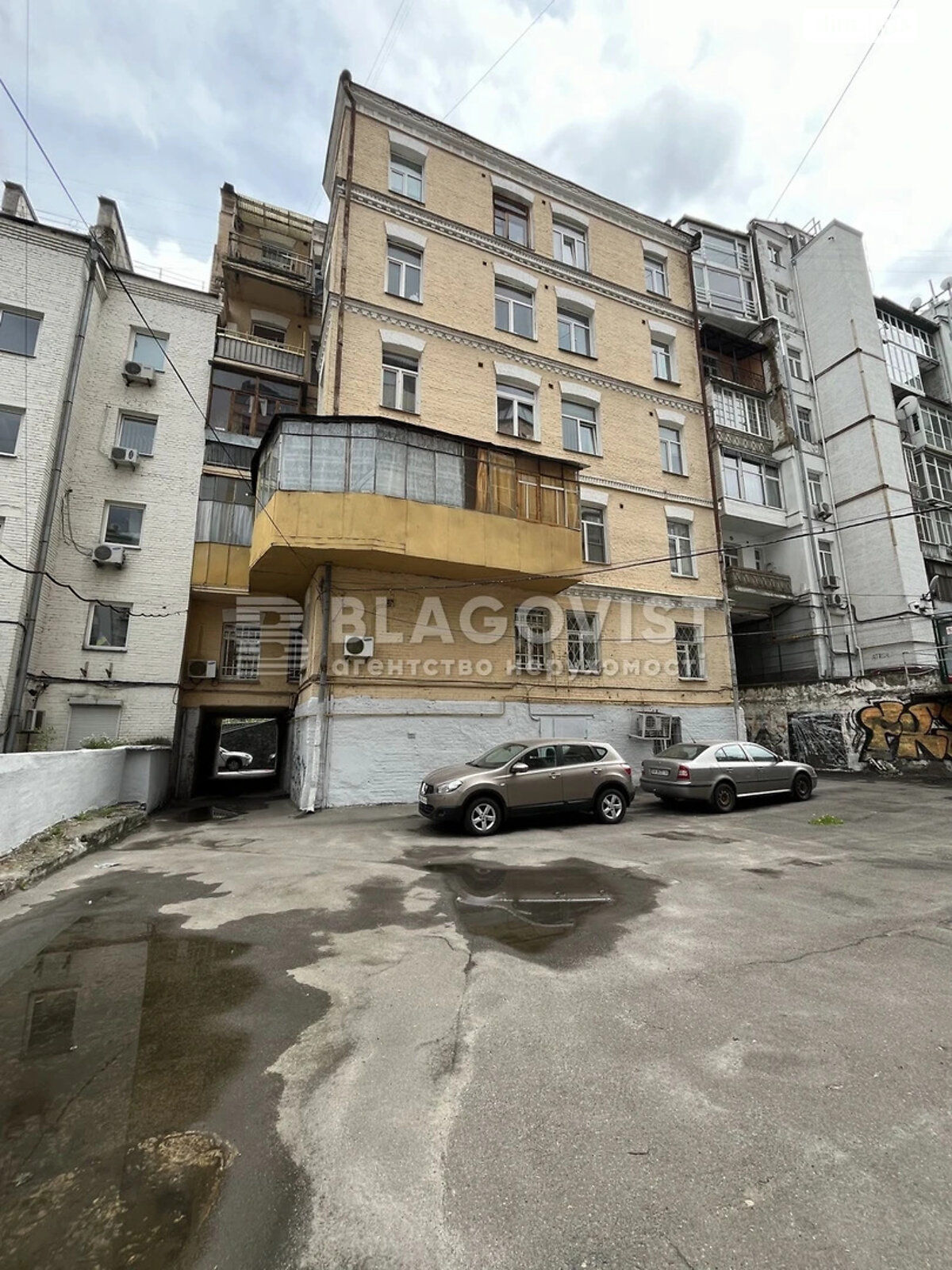 Продажа трехкомнатной квартиры в Киеве, на ул. Ивана Франко 20, район Центр фото 1 Продажа трехкомнатной квартиры в Киеве, на ул. Ивана Франко 20, район Центр фото 1