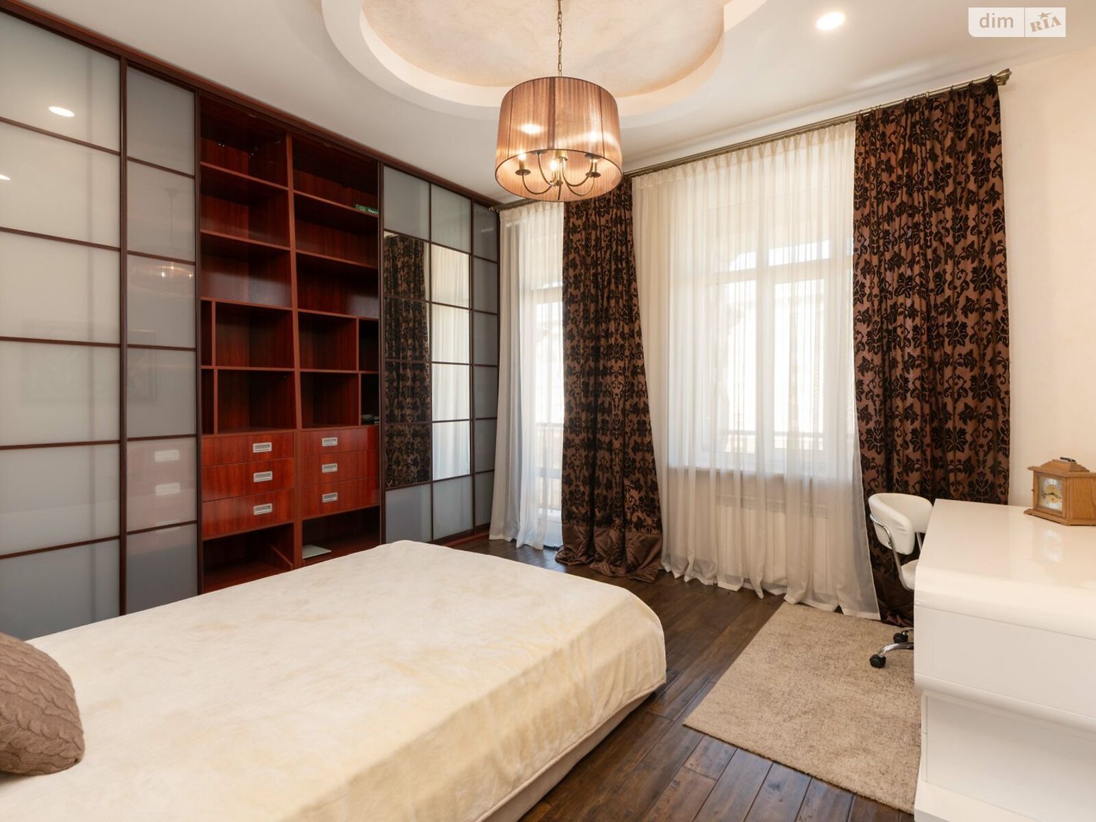 Продажа трехкомнатной квартиры в Киеве, на ул. Крещатик 21, район Центр фото 1 Продажа трехкомнатной квартиры в Киеве, на ул. Крещатик 21, район Центр фото 1