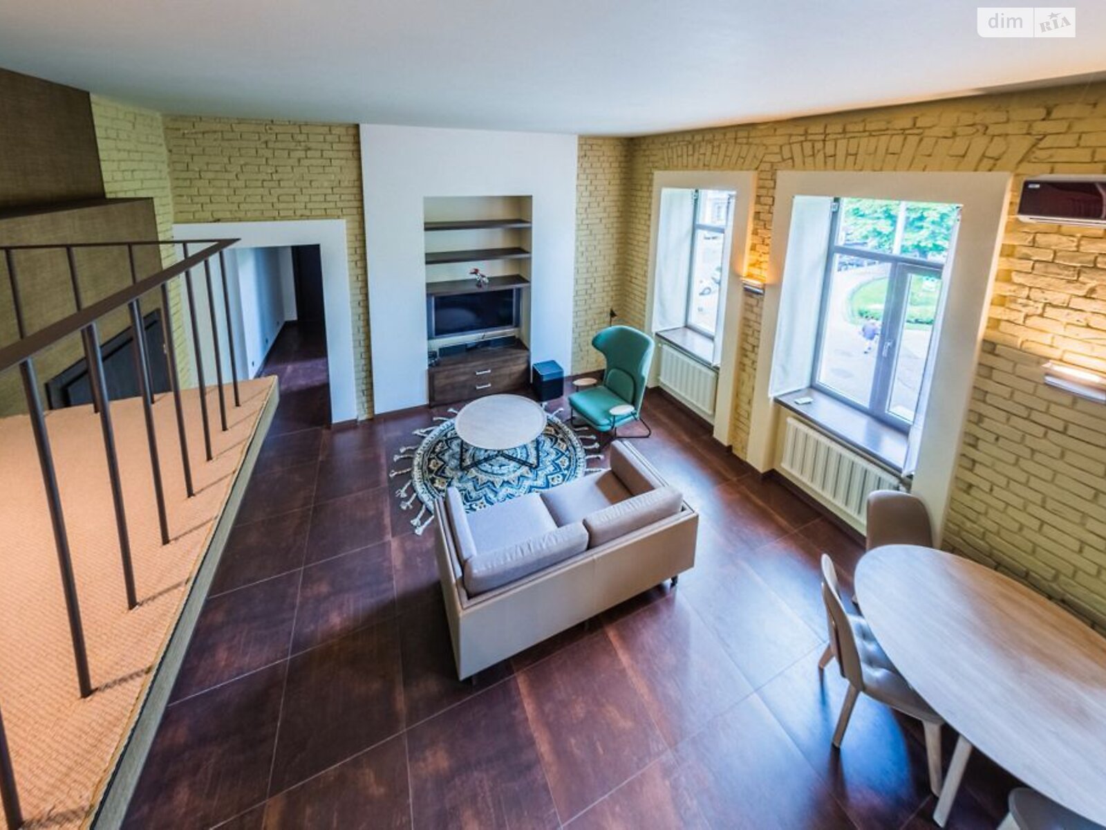 Продаж двокімнатної квартири в Києві, на вул. Миколи Лисенка 2, район Центр фото 1