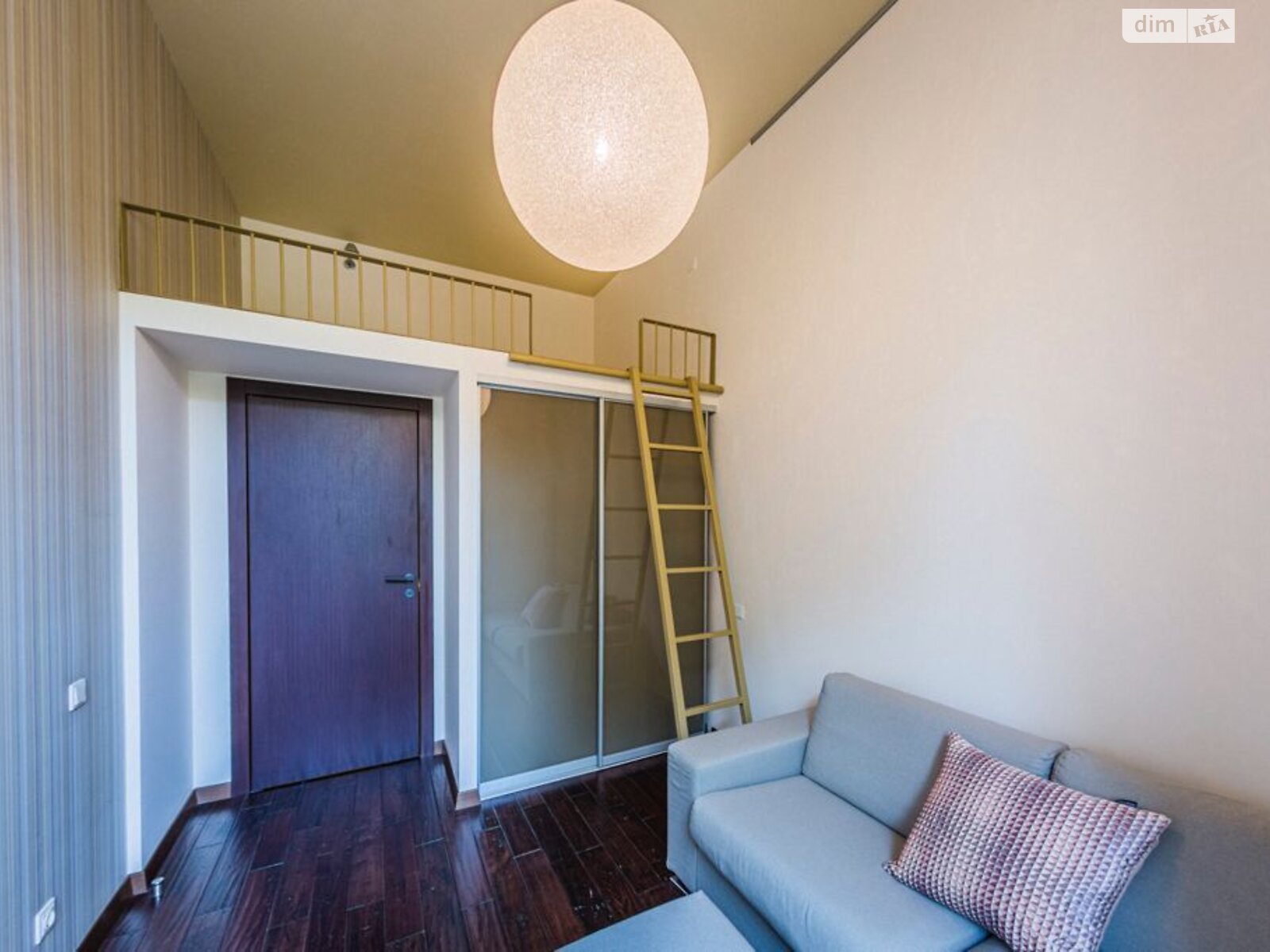 Продаж двокімнатної квартири в Києві, на вул. Миколи Лисенка 2, район Центр фото 1