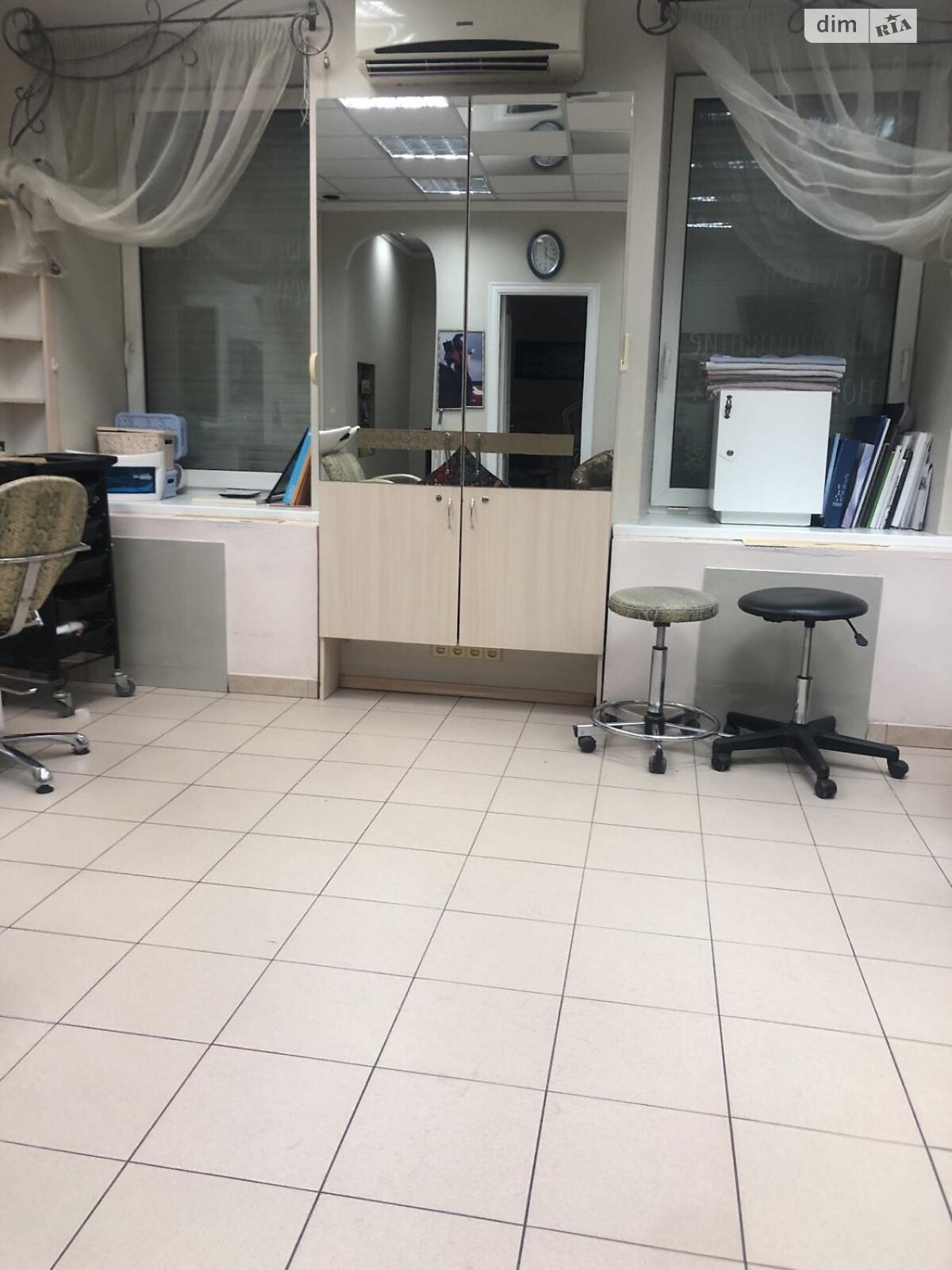 Продаж трикімнатної квартири в Києві, на вул. Олеся Гончара 9, район Центр фото 1 Продаж трикімнатної квартири в Києві, на вул. Олеся Гончара 9, район Центр фото 1