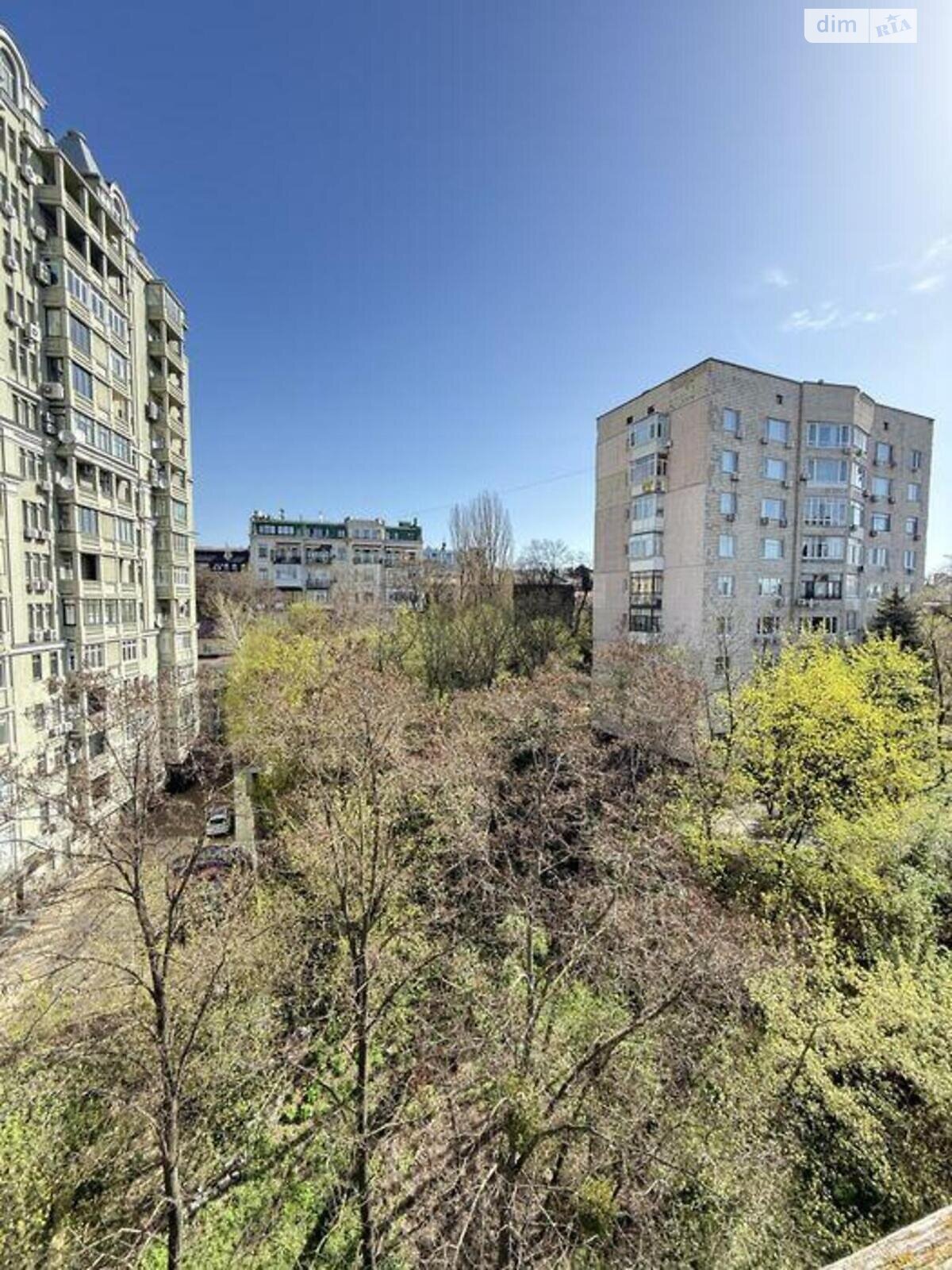 Продажа трехкомнатной квартиры в Киеве, на ул. Олеся Гончара, район Центр фото 1 Продажа трехкомнатной квартиры в Киеве, на ул. Олеся Гончара, район Центр фото 1