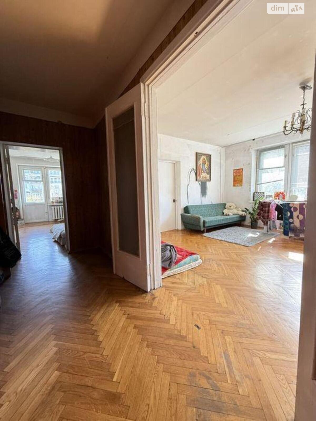 Продажа трехкомнатной квартиры в Киеве, на ул. Олеся Гончара, район Центр фото 1 Продажа трехкомнатной квартиры в Киеве, на ул. Олеся Гончара, район Центр фото 1
