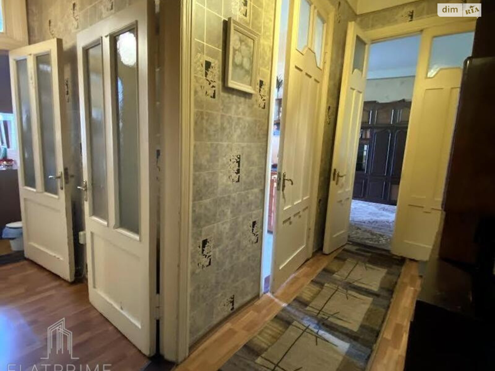 Продаж трикімнатної квартири в Києві, на вул. Олеся Гончара 24Б, район Центр фото 1 Продаж трикімнатної квартири в Києві, на вул. Олеся Гончара 24Б, район Центр фото 1