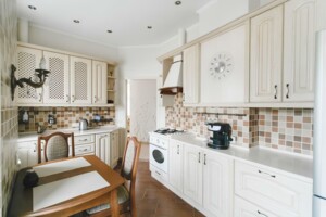 Продаж трикімнатної квартири в Києві, на вул. Олеся Гончара 24Б, район Центр фото 2