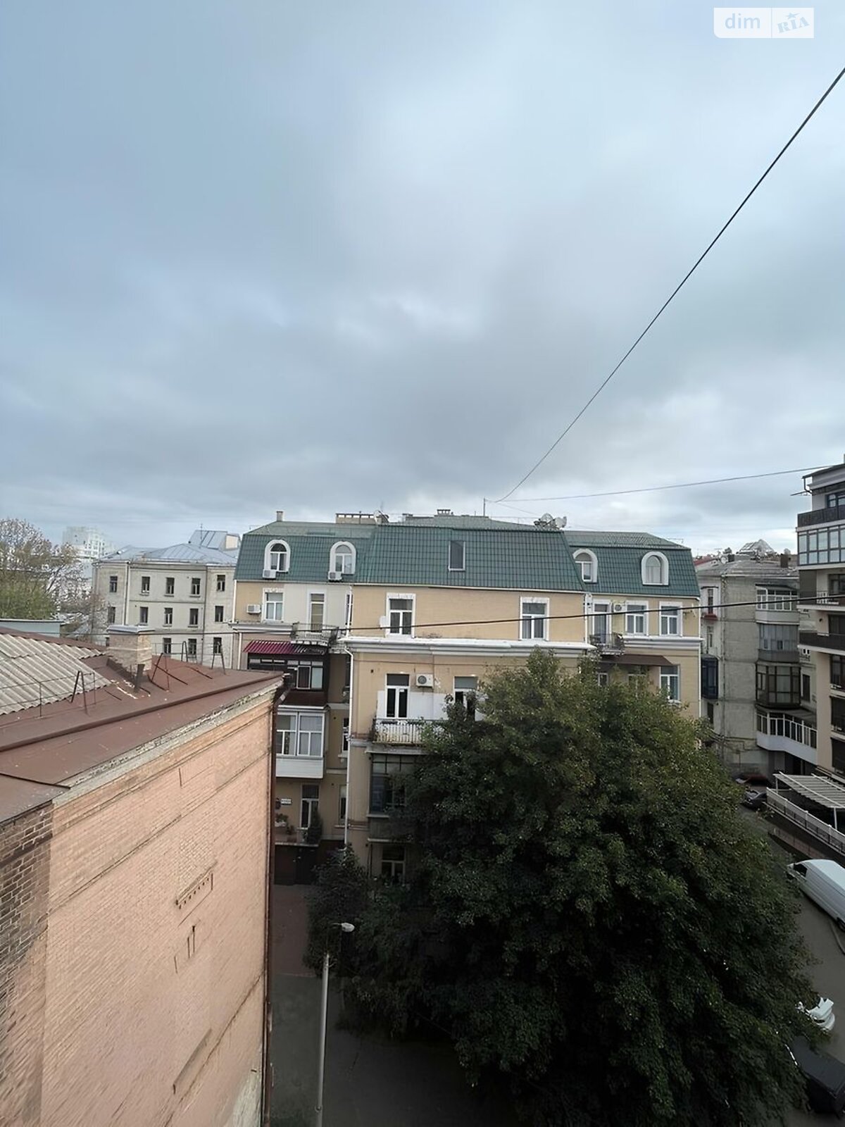 Продаж трикімнатної квартири в Києві, на вул. Олеся Гончара 24Б, район Центр фото 1 Продаж трикімнатної квартири в Києві, на вул. Олеся Гончара 24Б, район Центр фото 1