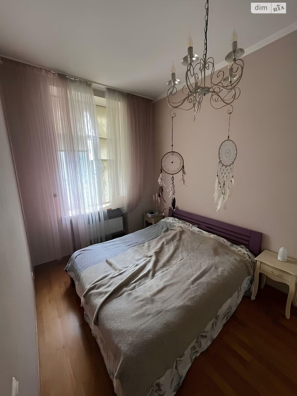 Продаж трикімнатної квартири в Києві, на вул. Олеся Гончара 24Б, район Центр фото 1 Продаж трикімнатної квартири в Києві, на вул. Олеся Гончара 24Б, район Центр фото 1