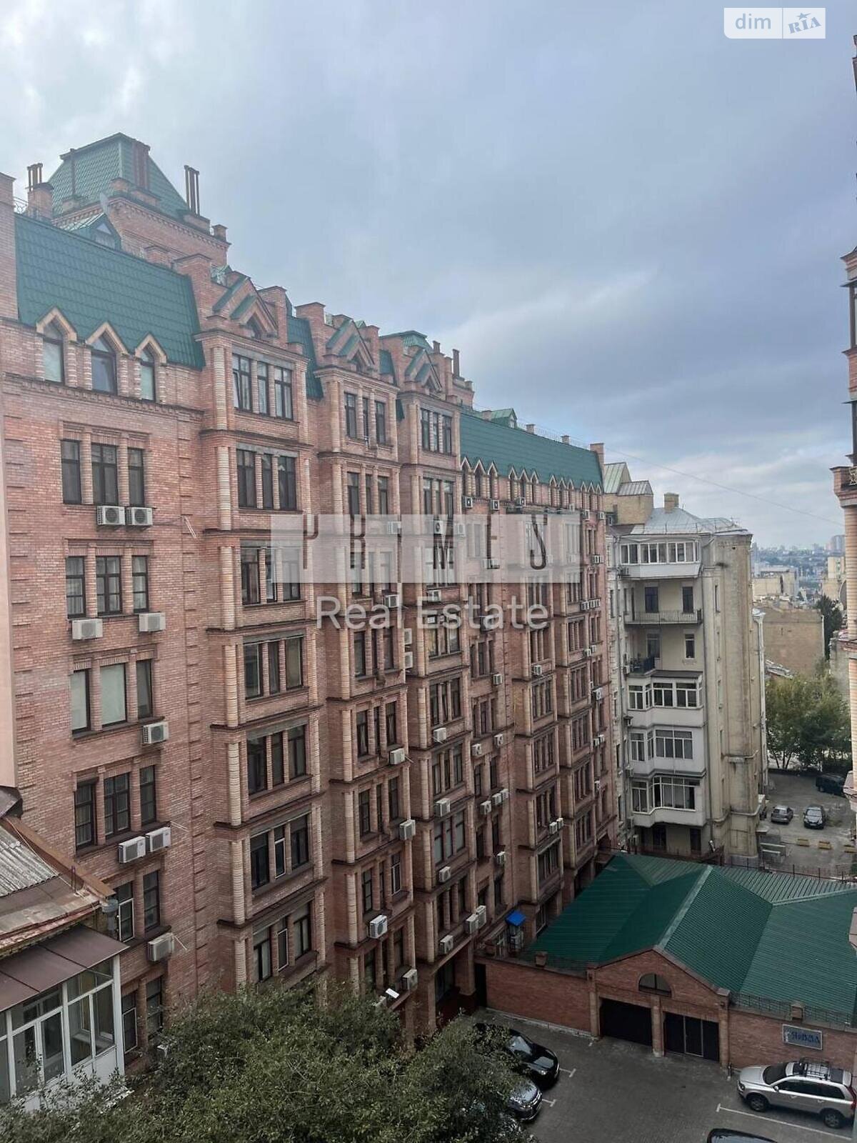 Продаж трикімнатної квартири в Києві, на вул. Олеся Гончара 24Б, район Центр фото 1 Продаж трикімнатної квартири в Києві, на вул. Олеся Гончара 24Б, район Центр фото 1