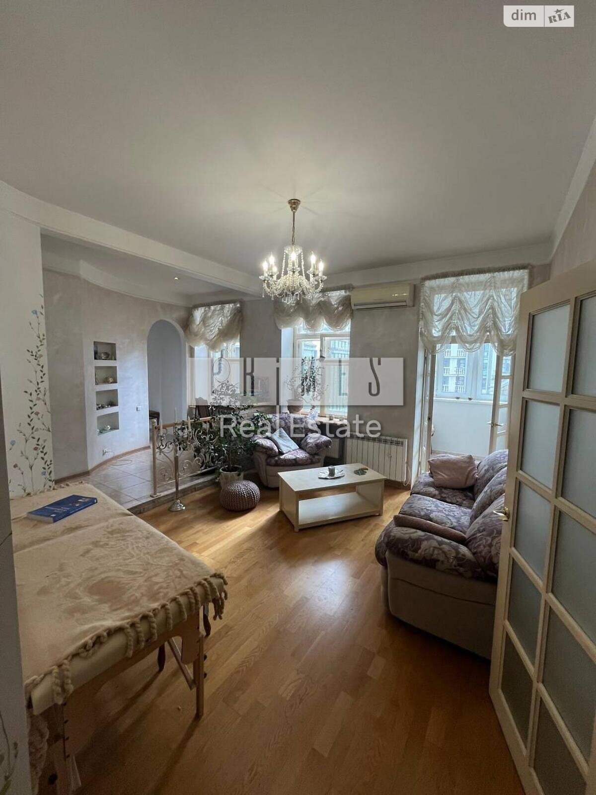 Продажа трехкомнатной квартиры в Киеве, на ул. Олеся Гончара 24, район Центр фото 1 Продажа трехкомнатной квартиры в Киеве, на ул. Олеся Гончара 24, район Центр фото 1