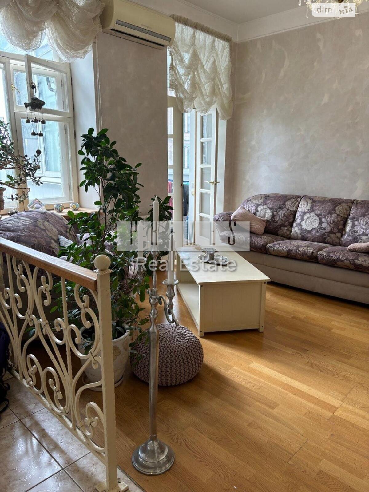 Продажа трехкомнатной квартиры в Киеве, на ул. Олеся Гончара 24, район Центр фото 1 Продажа трехкомнатной квартиры в Киеве, на ул. Олеся Гончара 24, район Центр фото 1