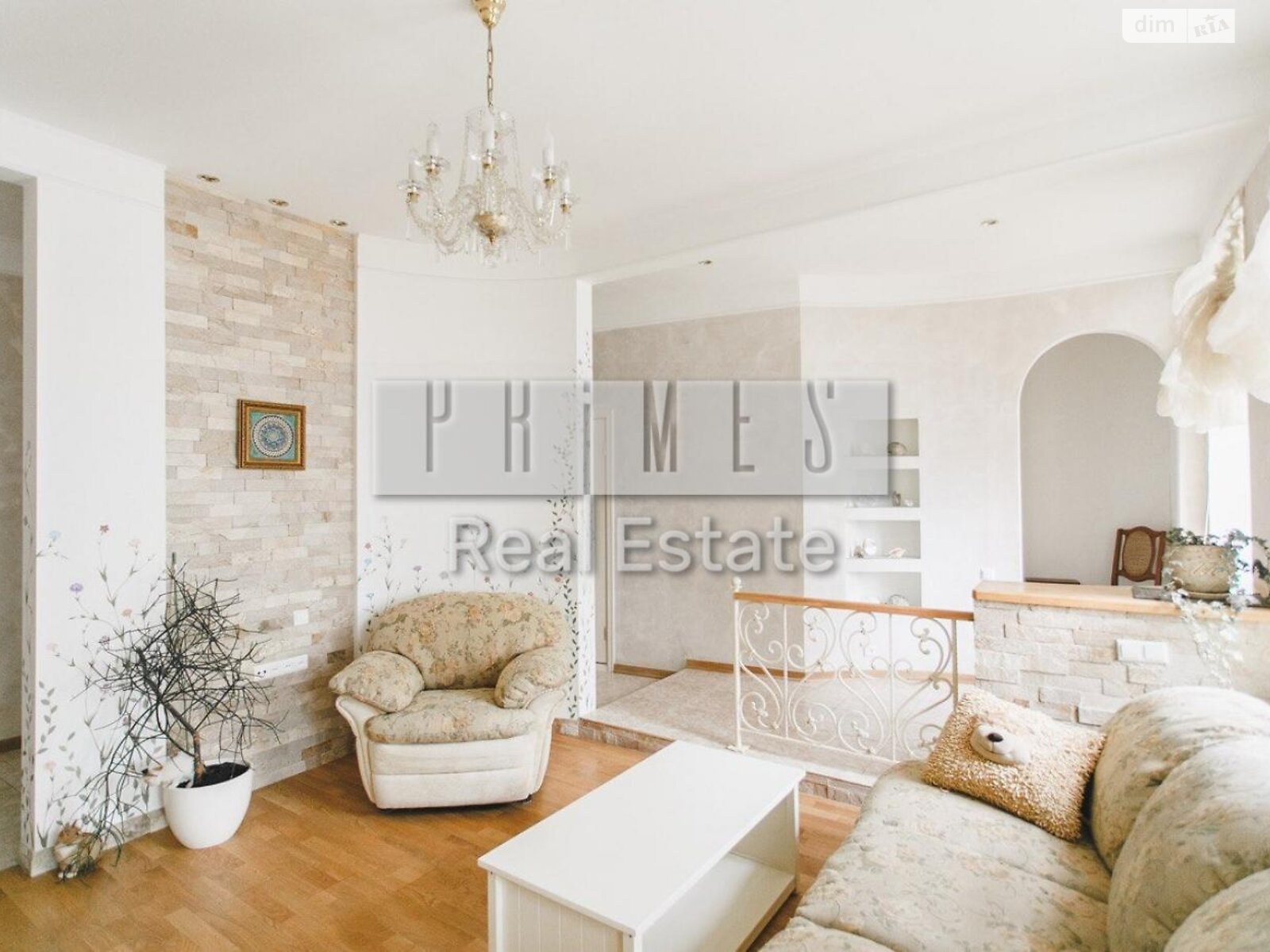 Продажа трехкомнатной квартиры в Киеве, на ул. Олеся Гончара 24, район Центр фото 1 Продажа трехкомнатной квартиры в Киеве, на ул. Олеся Гончара 24, район Центр фото 1