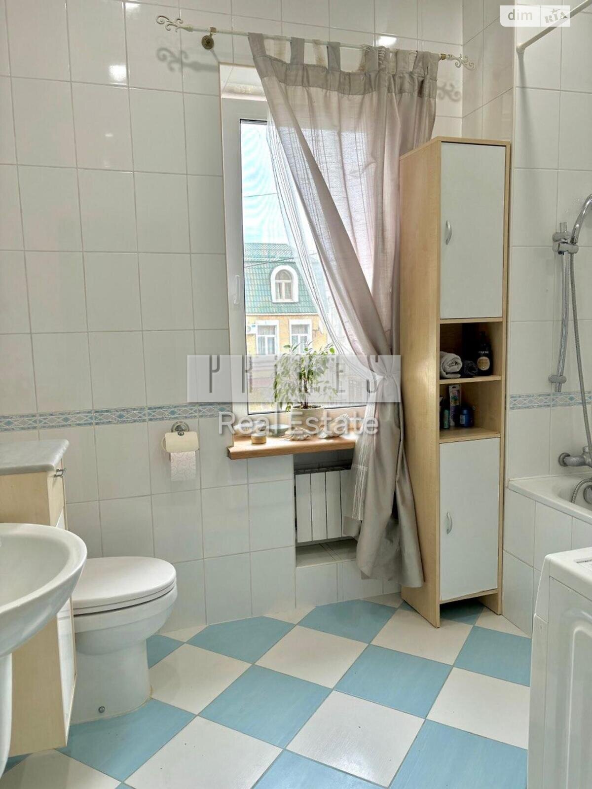 Продажа трехкомнатной квартиры в Киеве, на ул. Олеся Гончара 24, район Центр фото 1 Продажа трехкомнатной квартиры в Киеве, на ул. Олеся Гончара 24, район Центр фото 1