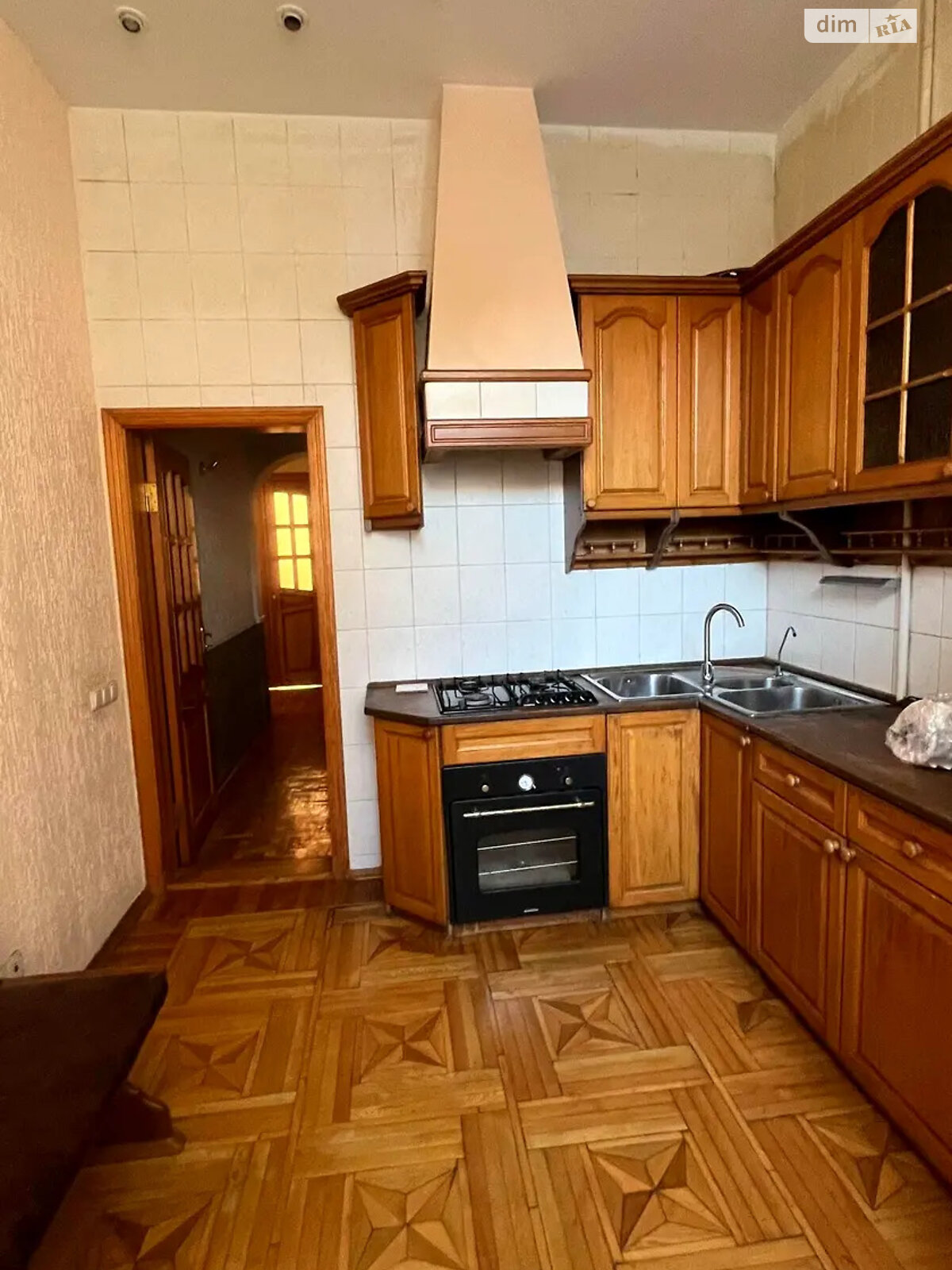 Продажа трехкомнатной квартиры в Киеве, на ул. Олеся Гончара 90/92, район Центр фото 1