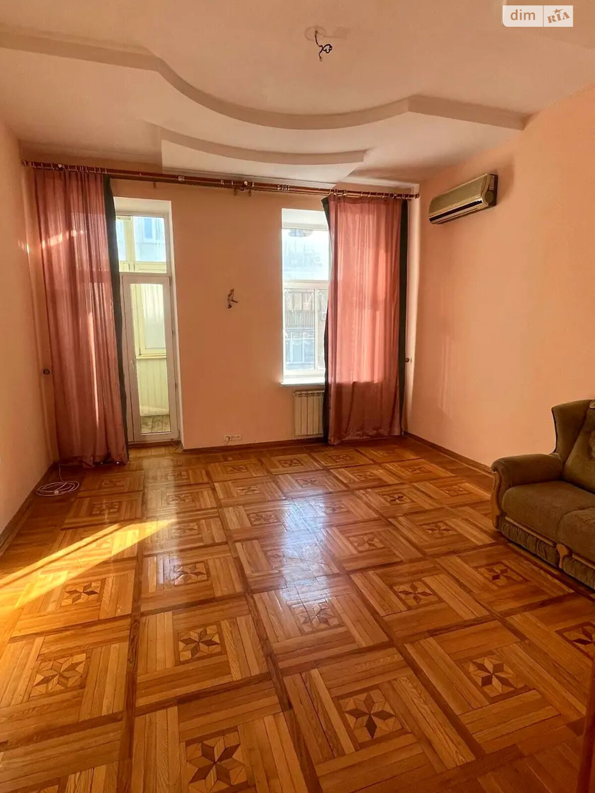 Продажа трехкомнатной квартиры в Киеве, на ул. Олеся Гончара 90/92, район Центр фото 1