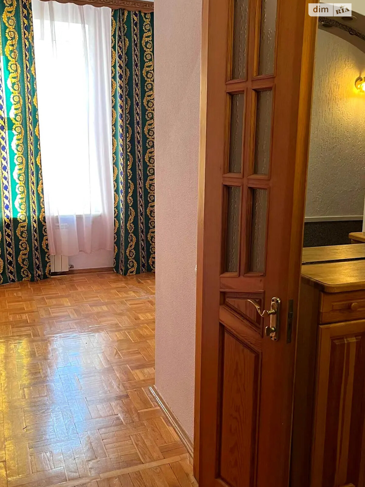 Продажа трехкомнатной квартиры в Киеве, на ул. Олеся Гончара 90/92, район Центр фото 1