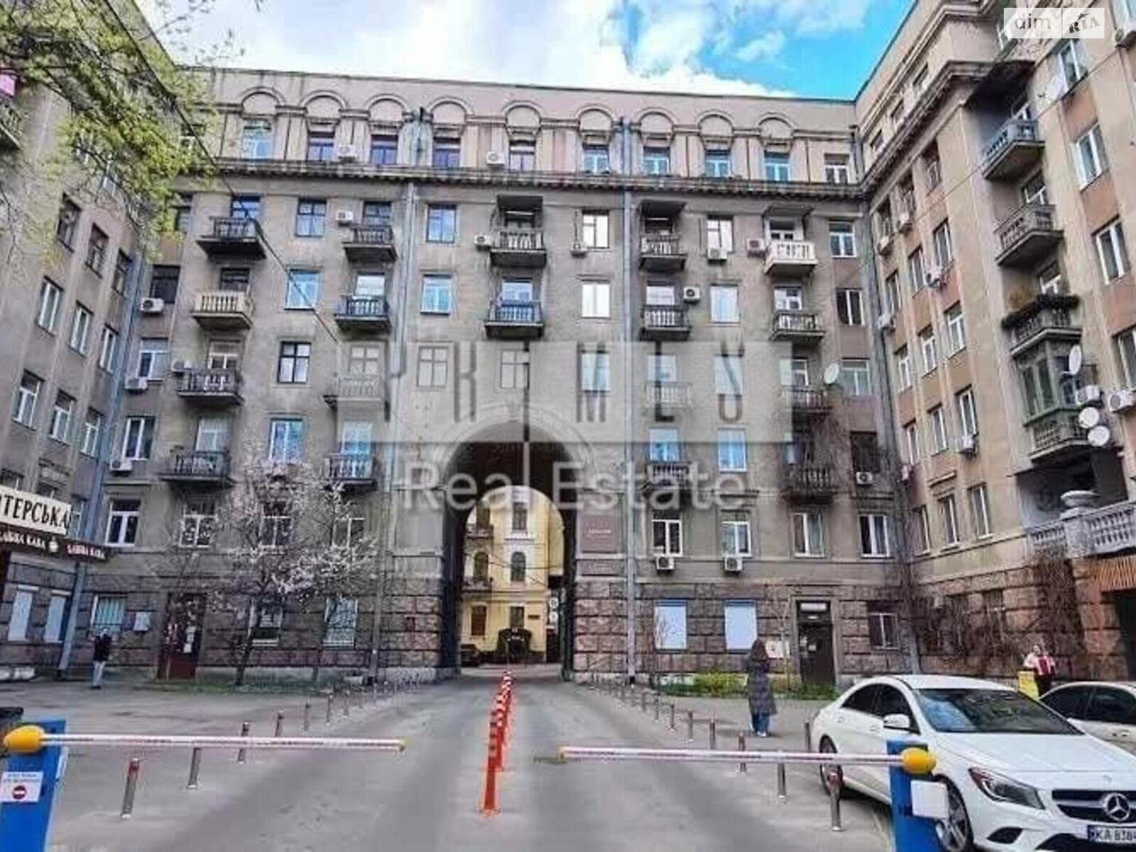 Продажа четырехкомнатной квартиры в Киеве, на ул. Пирогова 2, район Центр фото 1 Продажа четырехкомнатной квартиры в Киеве, на ул. Пирогова 2, район Центр фото 1