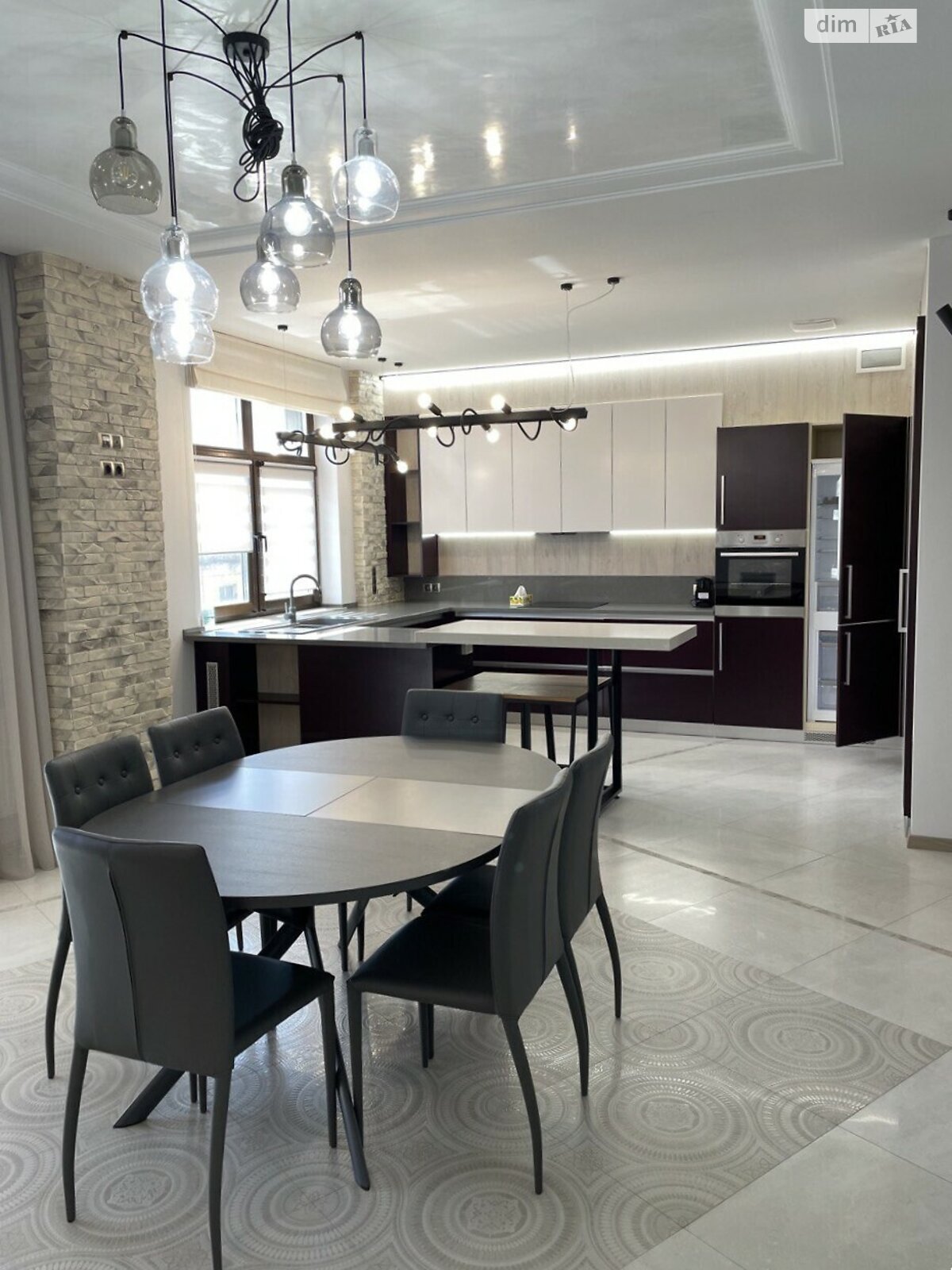 Продаж трикімнатної квартири в Києві, на вул. Пирогова 2/37Б, район Центр фото 1 Продаж трикімнатної квартири в Києві, на вул. Пирогова 2/37Б, район Центр фото 1