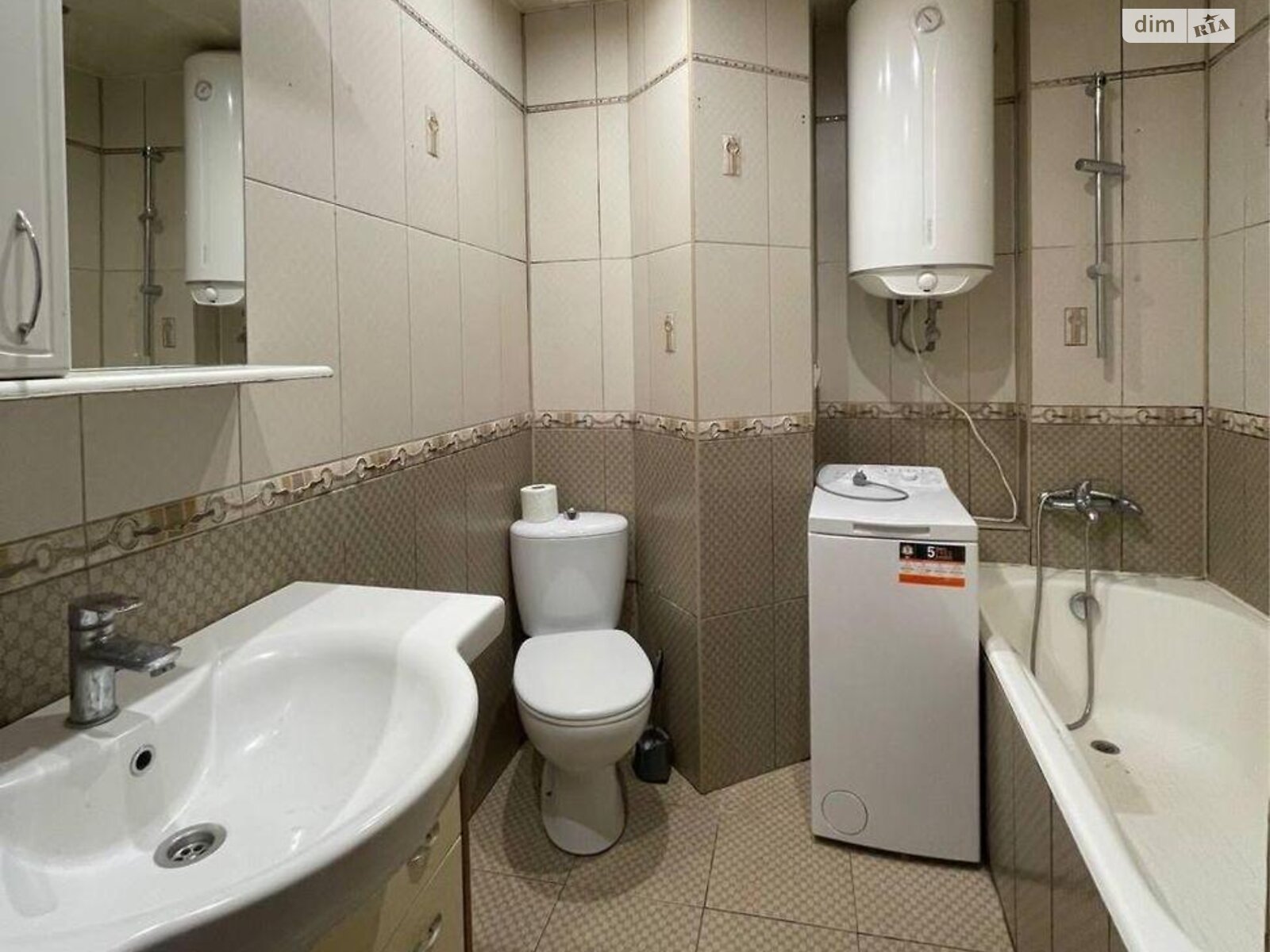 Продаж чотирикімнатної квартири в Києві, на бул. Тараса Шевченка, район Центр фото 1 Продаж чотирикімнатної квартири в Києві, на бул. Тараса Шевченка, район Центр фото 1