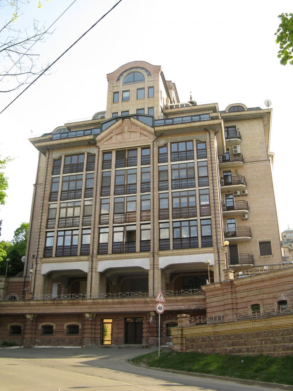 Продаж трикімнатної квартири в Києві, на пров. Варязький 14, район Центр фото 1 Продаж трикімнатної квартири в Києві, на пров. Варязький 14, район Центр фото 1