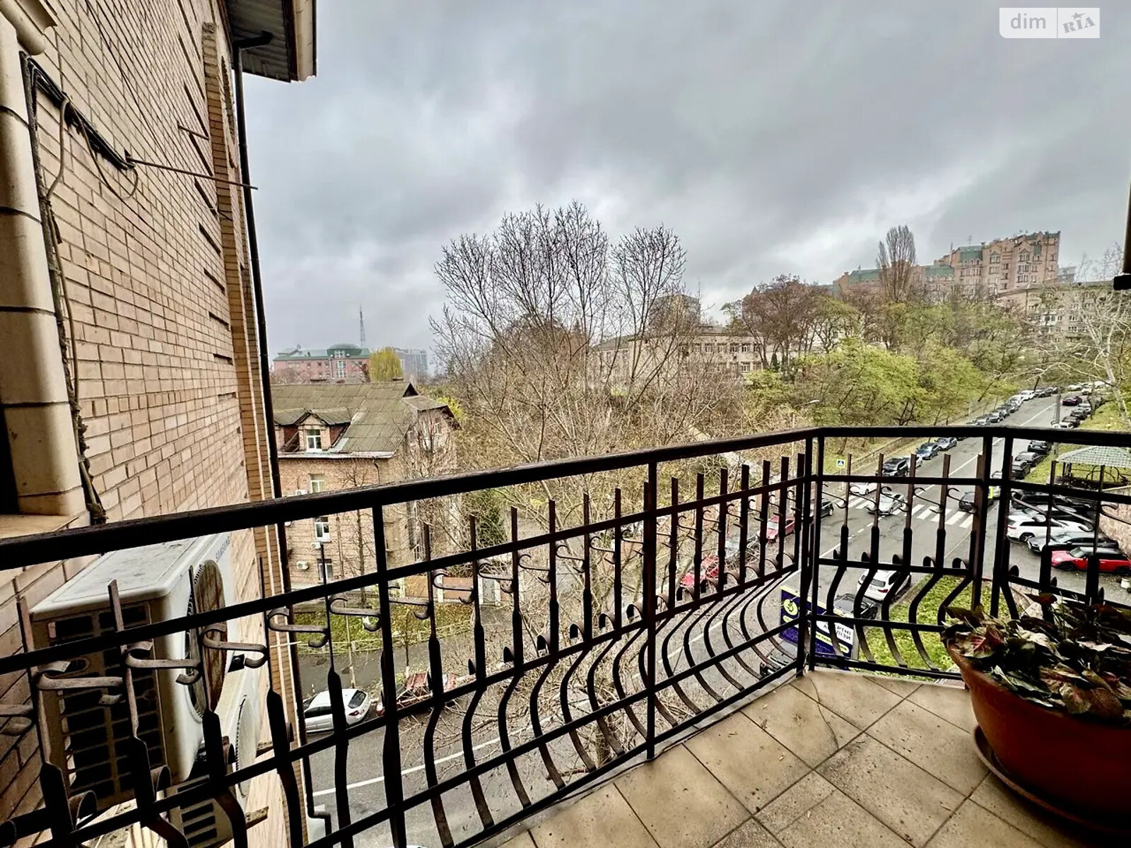 Продаж трикімнатної квартири в Києві, на пров. Варязький 14, район Центр фото 1 Продаж трикімнатної квартири в Києві, на пров. Варязький 14, район Центр фото 1