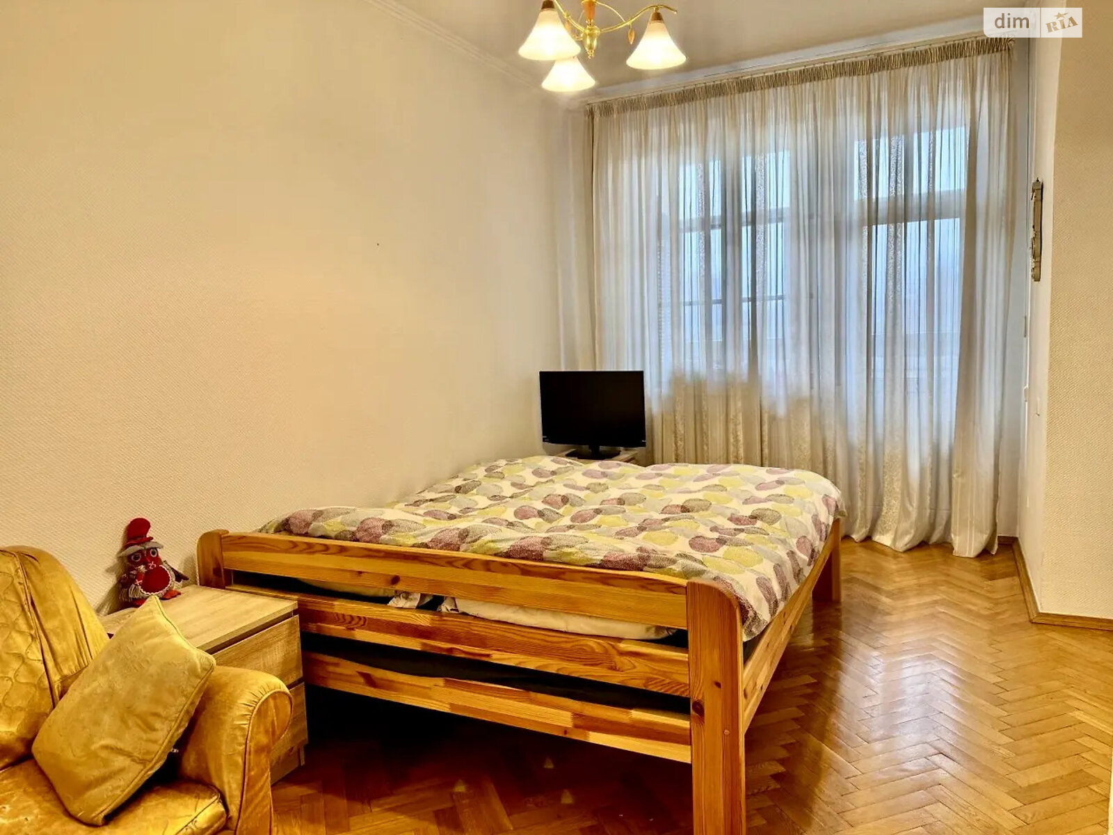 Продаж трикімнатної квартири в Києві, на пров. Варязький 14, район Центр фото 1 Продаж трикімнатної квартири в Києві, на пров. Варязький 14, район Центр фото 1