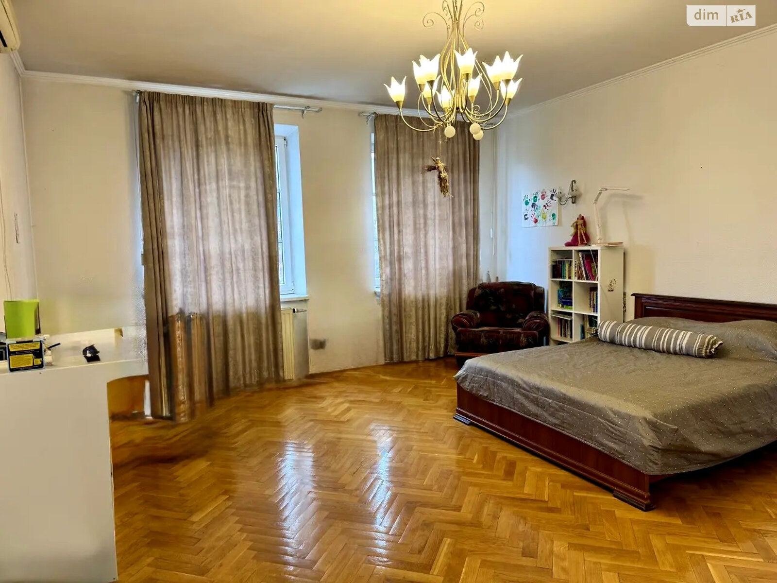 Продаж трикімнатної квартири в Києві, на пров. Варязький 14, район Центр фото 1 Продаж трикімнатної квартири в Києві, на пров. Варязький 14, район Центр фото 1