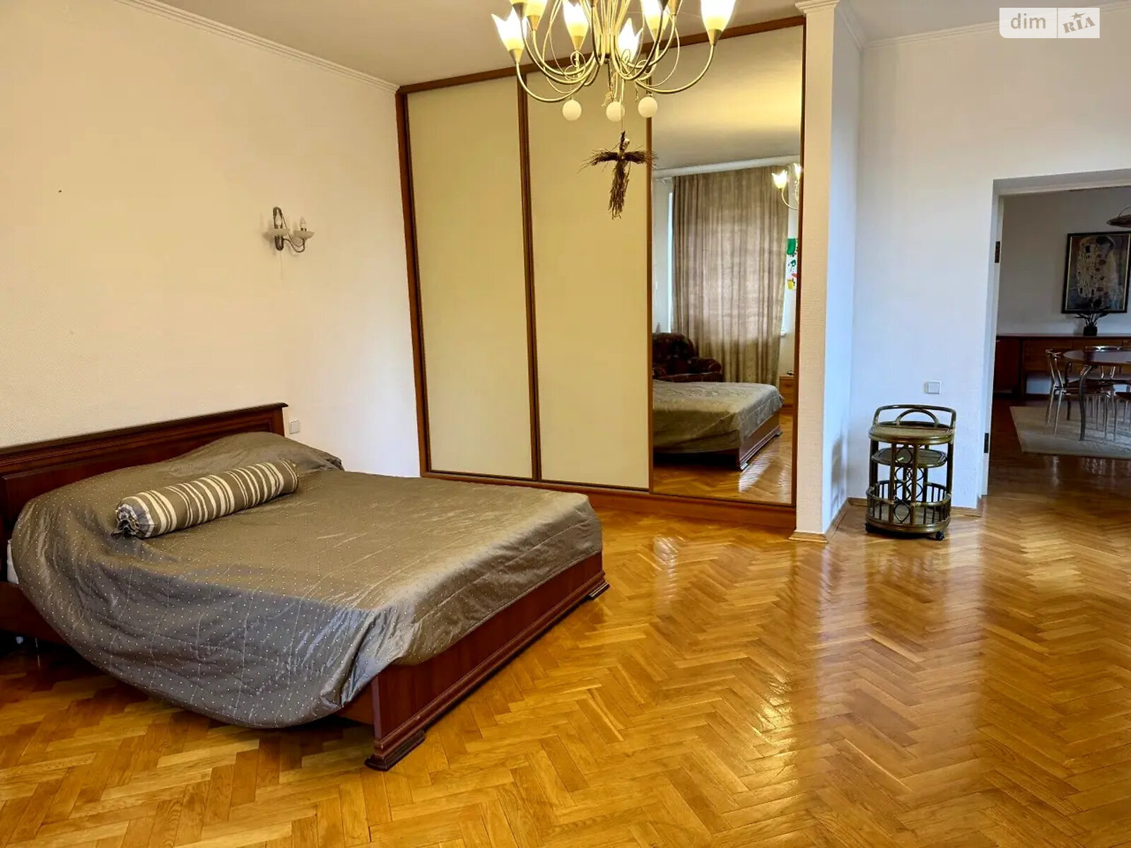 Продаж трикімнатної квартири в Києві, на пров. Варязький 14, район Центр фото 1 Продаж трикімнатної квартири в Києві, на пров. Варязький 14, район Центр фото 1