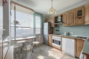 Продаж трикімнатної квартири в Києві, на вул. Володимирська 51-53, район Центр фото 2