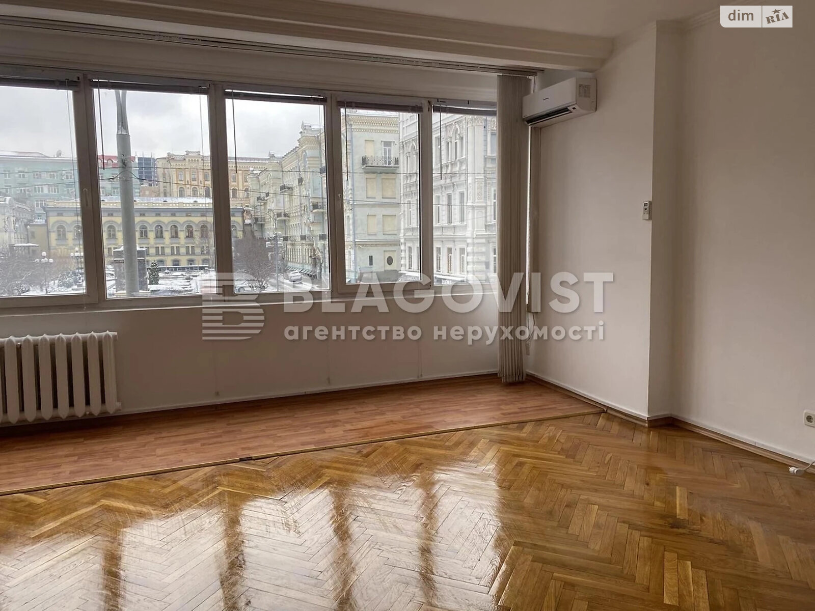 Продажа трехкомнатной квартиры в Киеве, на ул. Владимирская 51/53, район Центр фото 1 Продажа трехкомнатной квартиры в Киеве, на ул. Владимирская 51/53, район Центр фото 1