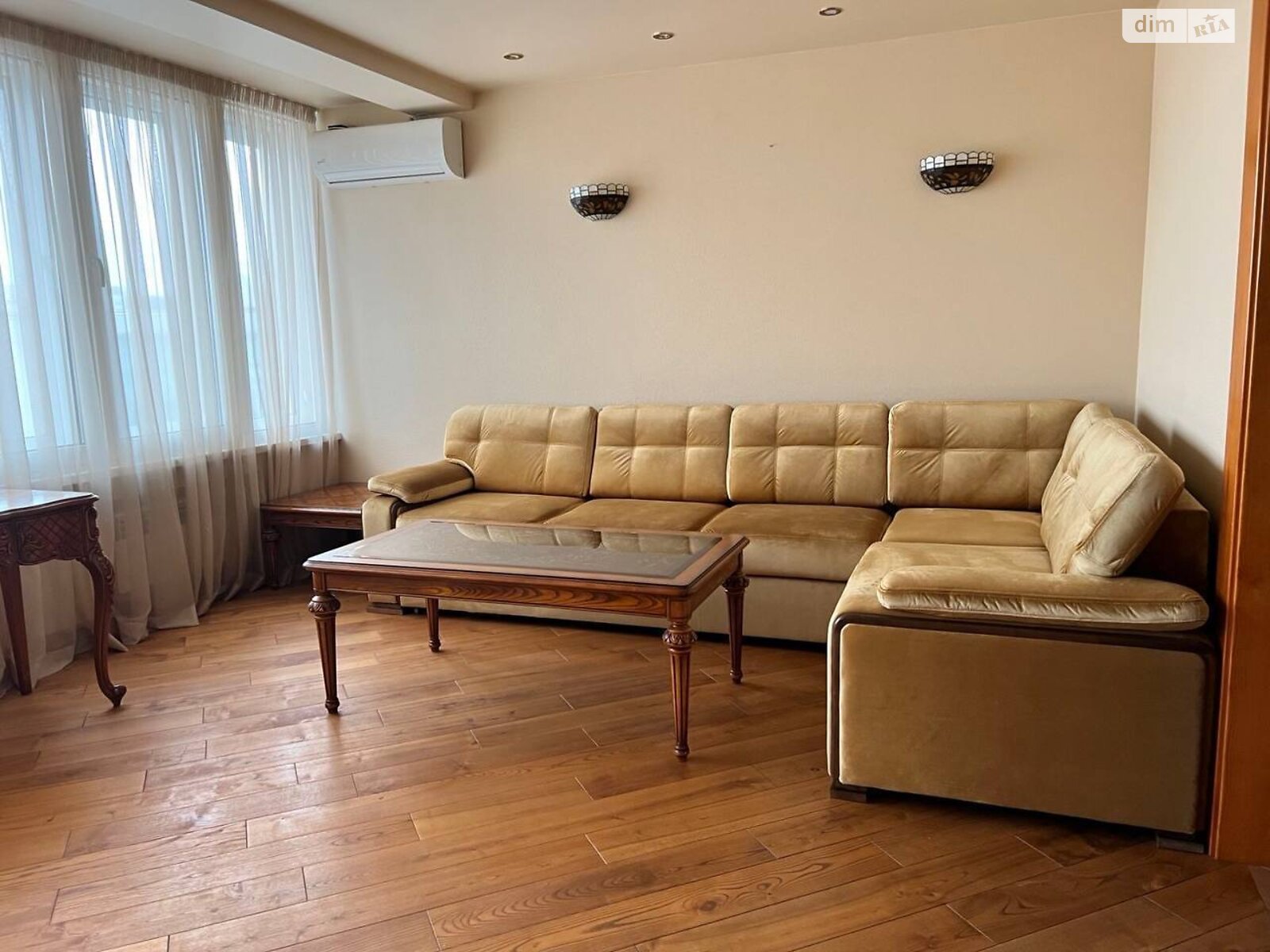Продажа трехкомнатной квартиры в Киеве, на ул. Владимирская 51-53, район Центр фото 1 Продажа трехкомнатной квартиры в Киеве, на ул. Владимирская 51-53, район Центр фото 1