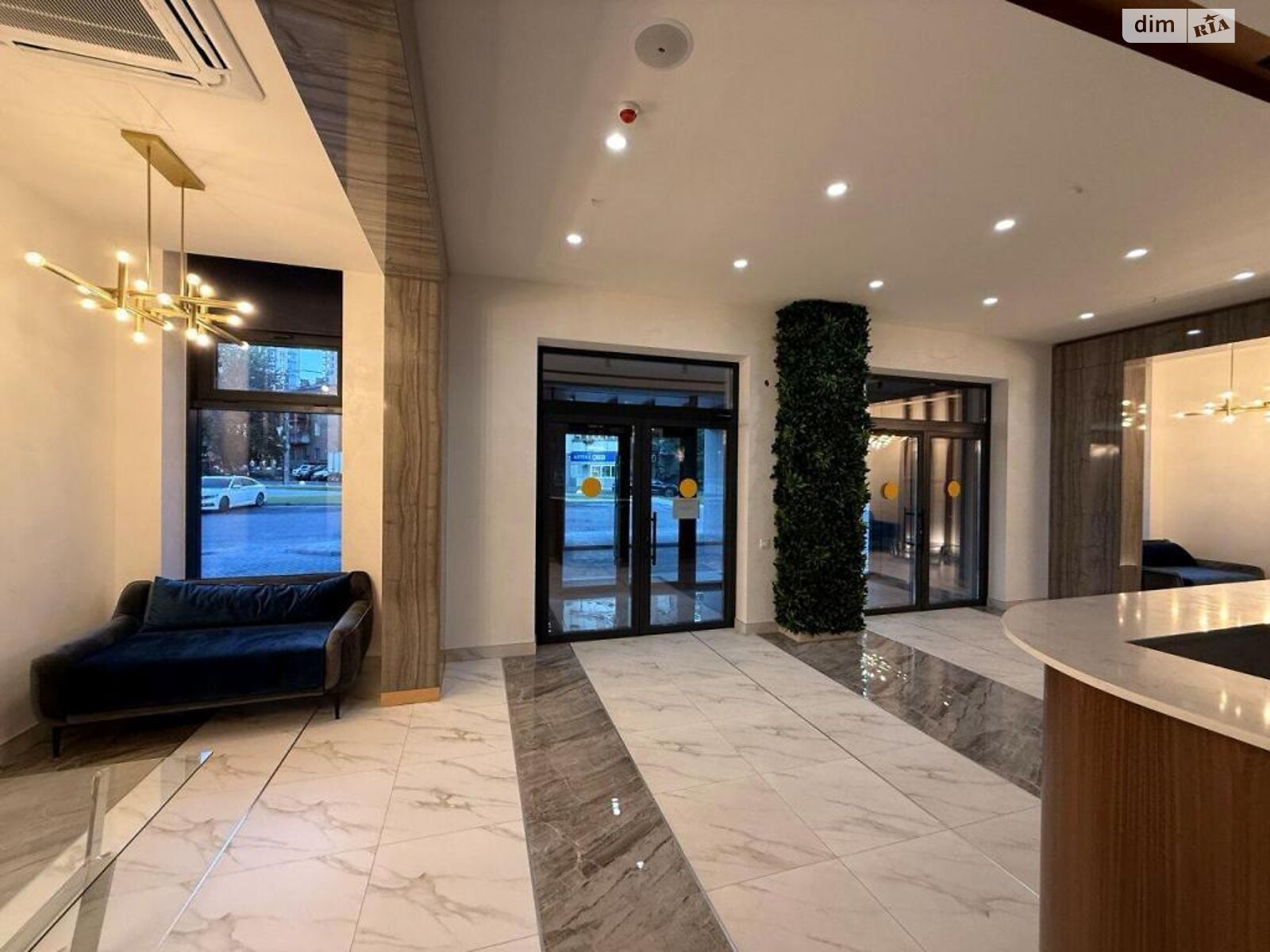 Продажа трехкомнатной квартиры в Киеве, на ул. Зверинецкая 70А, район Центр фото 1