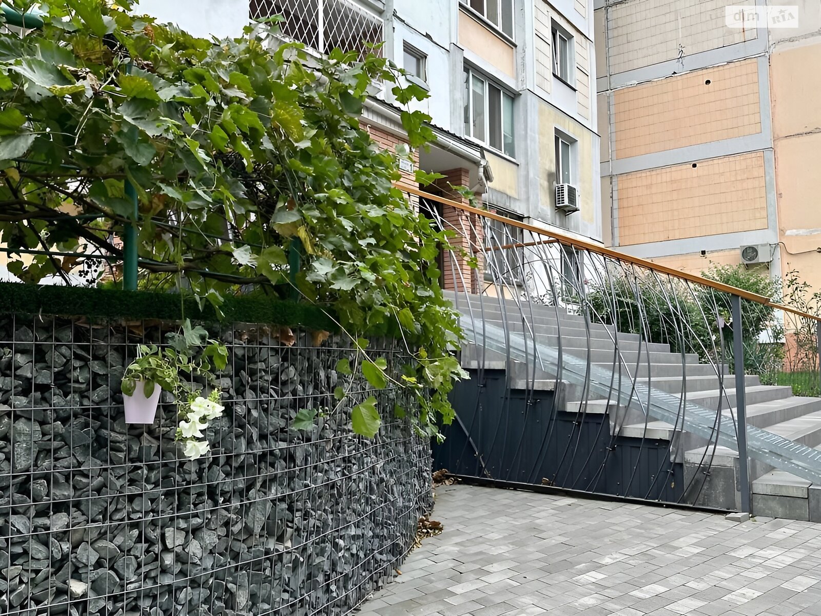 Продажа трехкомнатной квартиры в Киеве, на ул. Ивана Пулюя 2, район Турецкий городок фото 1 Продажа трехкомнатной квартиры в Киеве, на ул. Ивана Пулюя 2, район Турецкий городок фото 1