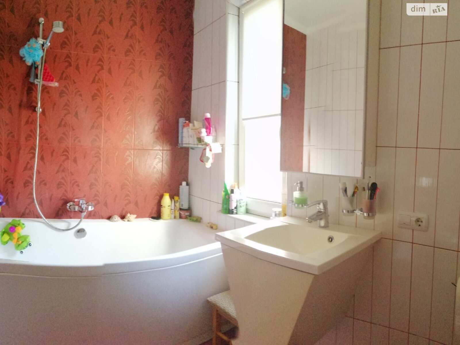 Продажа трехкомнатной квартиры в Киеве, на ул. Урловская 30, фото 1 Продажа трехкомнатной квартиры в Киеве, на ул. Урловская 30, фото 1