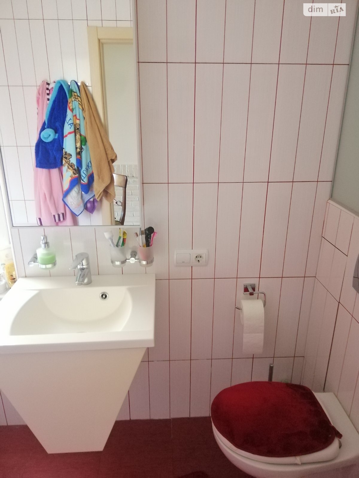 Продажа трехкомнатной квартиры в Киеве, на ул. Урловская 30, фото 1 Продажа трехкомнатной квартиры в Киеве, на ул. Урловская 30, фото 1