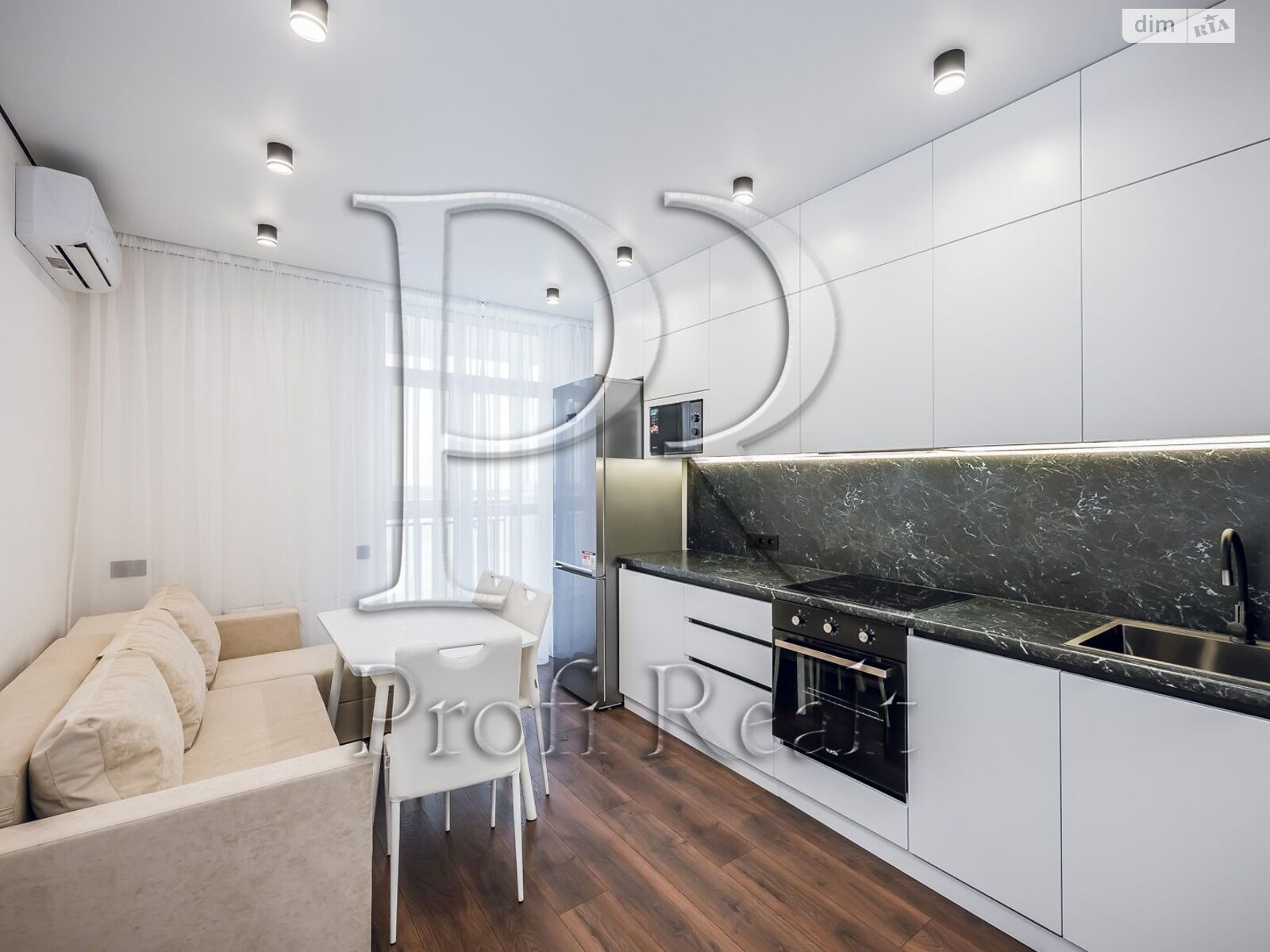 Продажа однокомнатной квартиры в Киеве, на ул. Валерьяна Подмогильного 5, фото 1