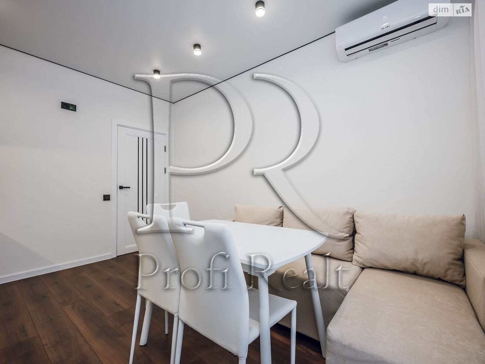 Продажа однокомнатной квартиры в Киеве, на ул. Валерьяна Подмогильного 5, фото 1