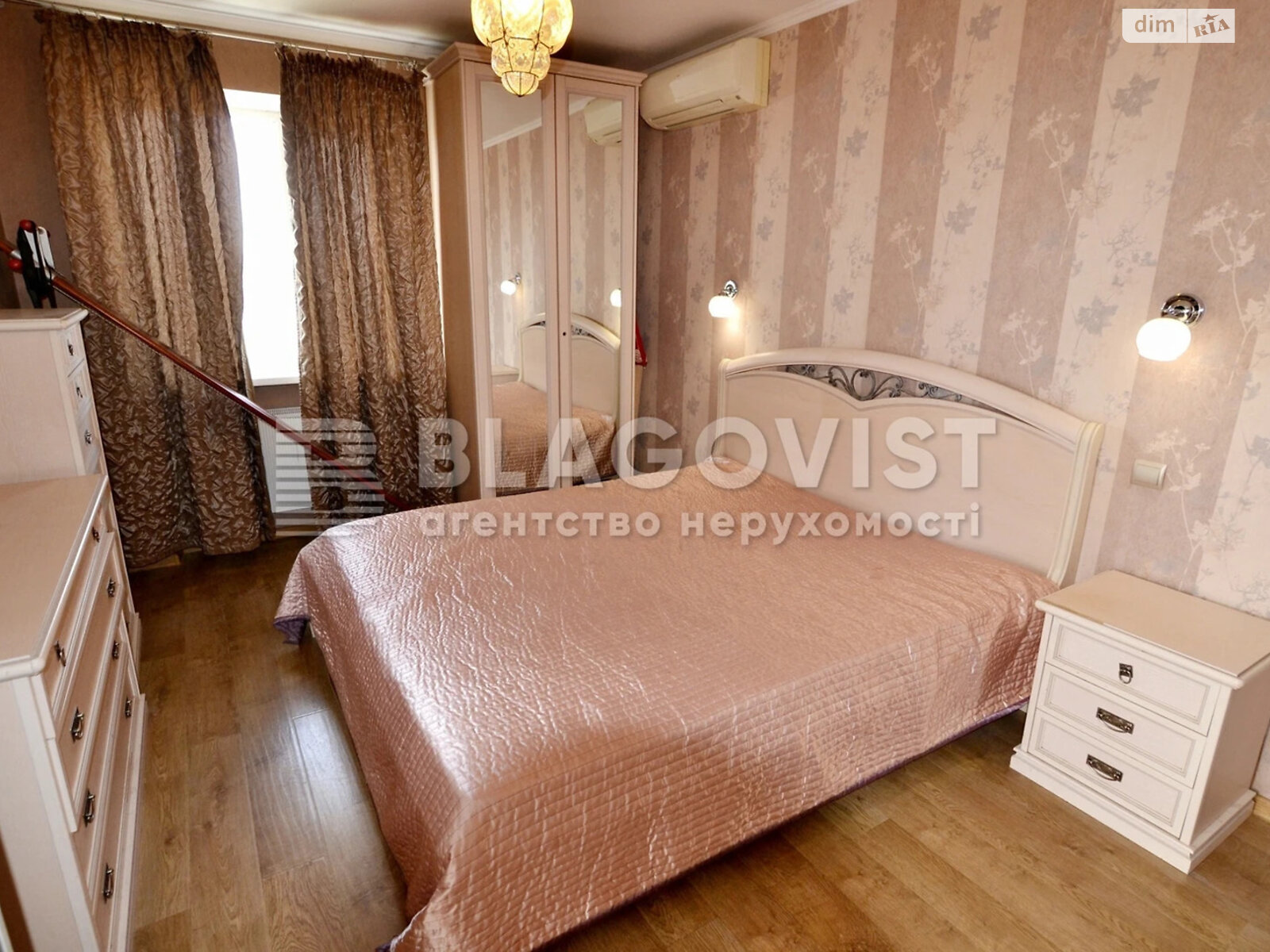 Продажа трехкомнатной квартиры в Киеве, на бул. Верховного Совета 14Б, фото 1 Продажа трехкомнатной квартиры в Киеве, на бул. Верховного Совета 14Б, фото 1