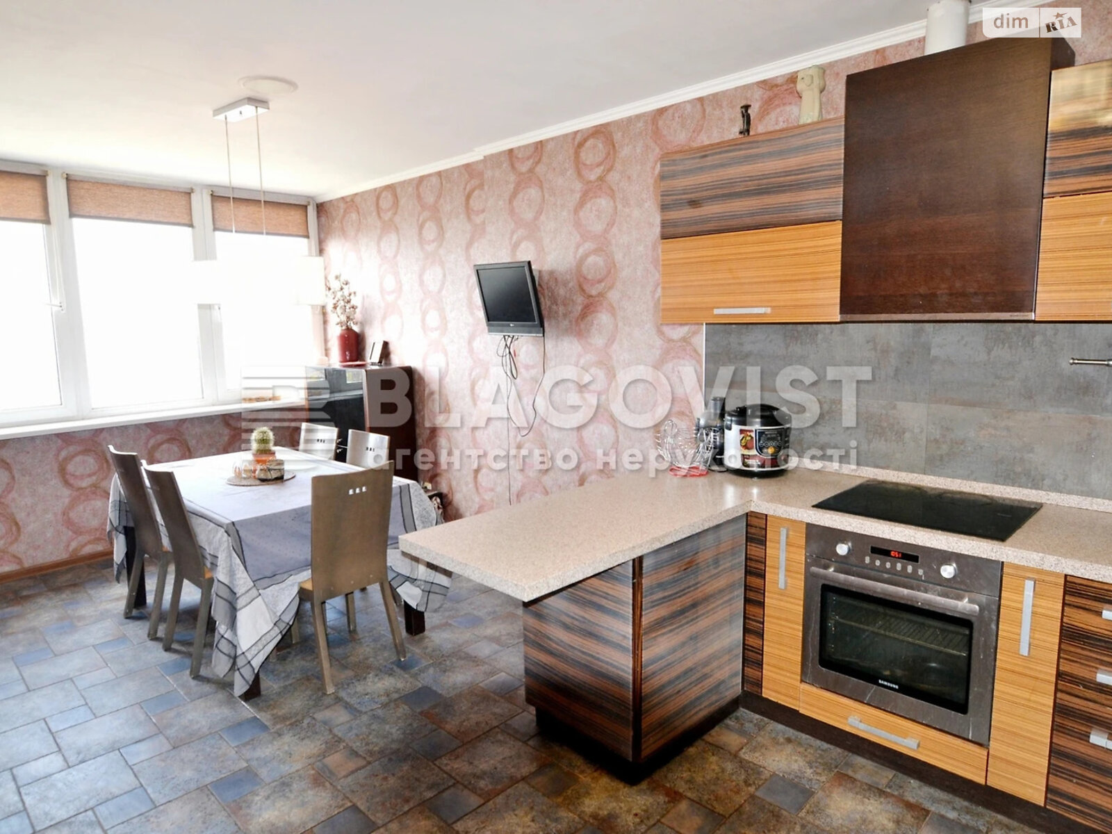 Продажа трехкомнатной квартиры в Киеве, на бул. Верховного Совета 14Б, фото 1 Продажа трехкомнатной квартиры в Киеве, на бул. Верховного Совета 14Б, фото 1