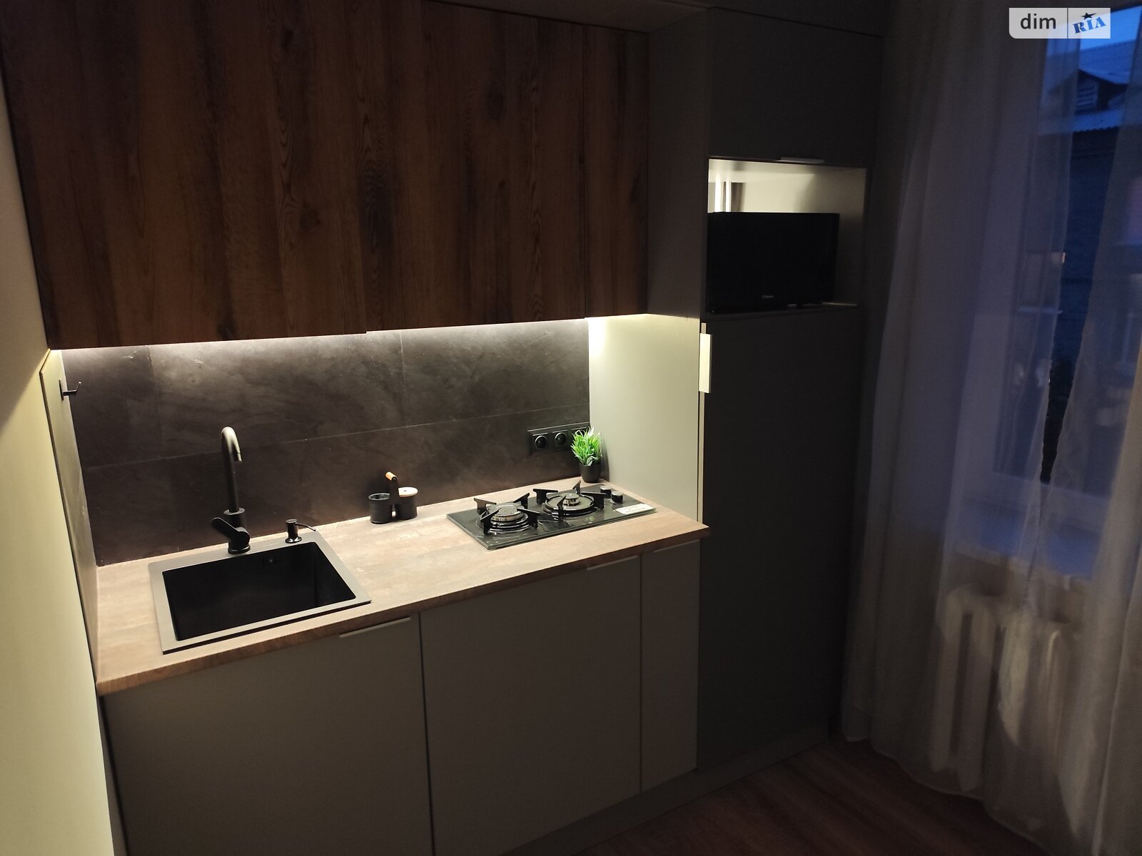 Продажа двухкомнатной квартиры в Киеве, на ул. Межевая 10, район Ветряные Горы фото 1