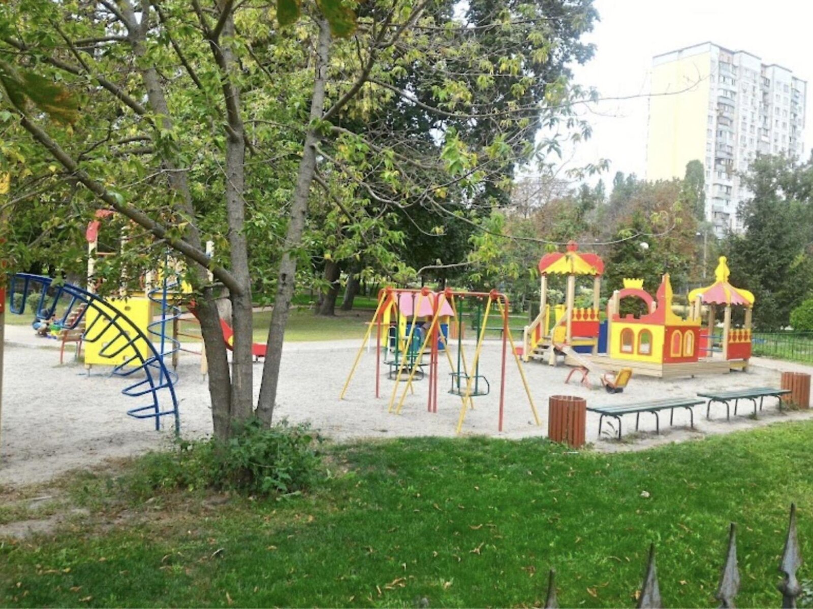 Продаж трикімнатної квартири в Києві, на вул. Вишгородська 45Г, район Вітряні Гори фото 1 Продаж трикімнатної квартири в Києві, на вул. Вишгородська 45Г, район Вітряні Гори фото 1