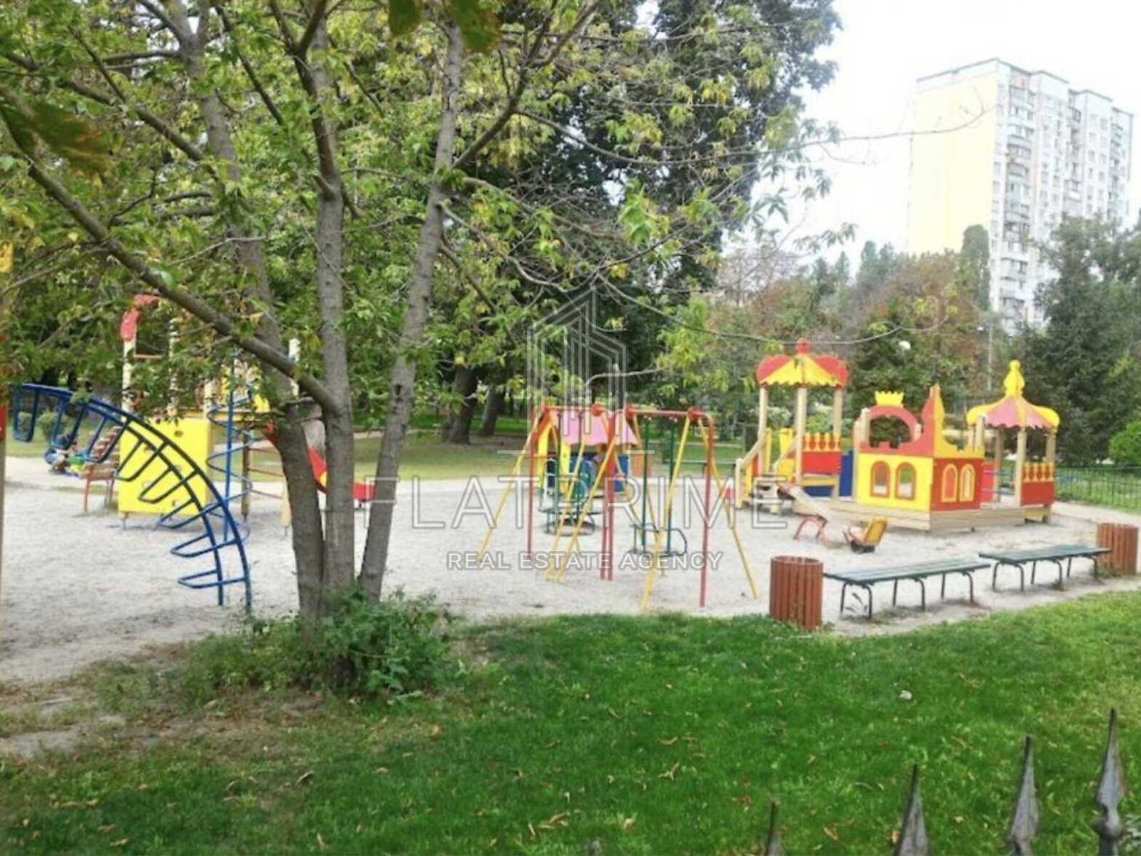 Продаж трикімнатної квартири в Києві, на вул. Вишгородська 45Г, район Вітряні Гори фото 1 Продаж трикімнатної квартири в Києві, на вул. Вишгородська 45Г, район Вітряні Гори фото 1