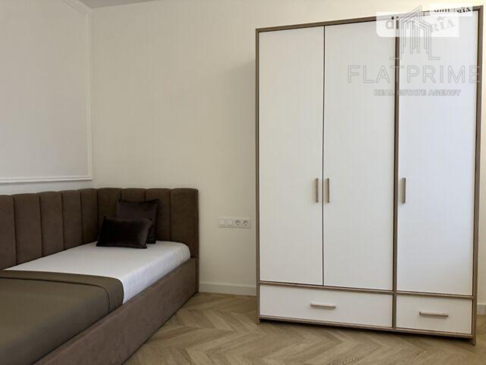 Продажа трехкомнатной квартиры в Киеве, на ул. Вышгородская 45/13, район Ветряные Горы фото 1