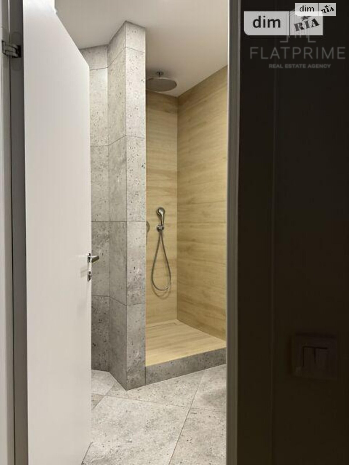 Продажа трехкомнатной квартиры в Киеве, на ул. Вышгородская 45/13, район Ветряные Горы фото 1