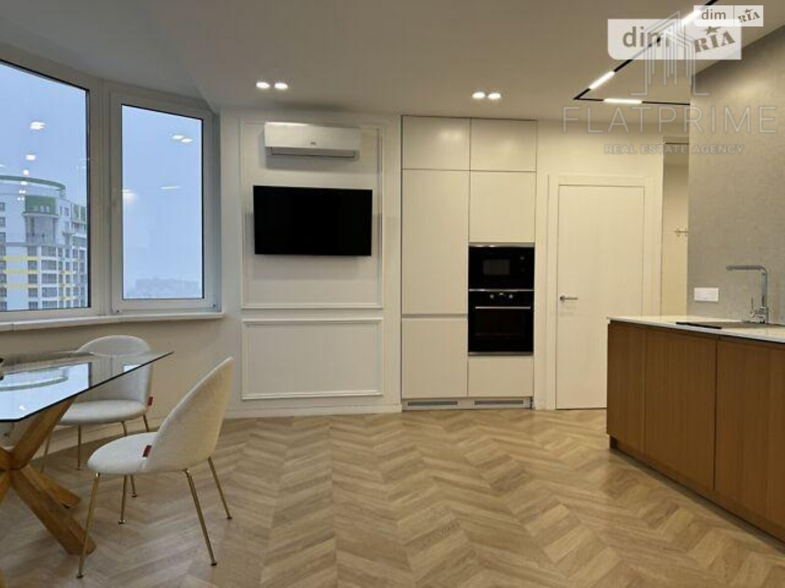 Продажа трехкомнатной квартиры в Киеве, на ул. Вышгородская 45/13, район Ветряные Горы фото 1