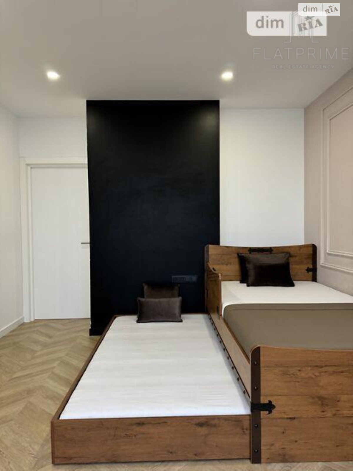 Продажа трехкомнатной квартиры в Киеве, на ул. Вышгородская 45/13, район Ветряные Горы фото 1